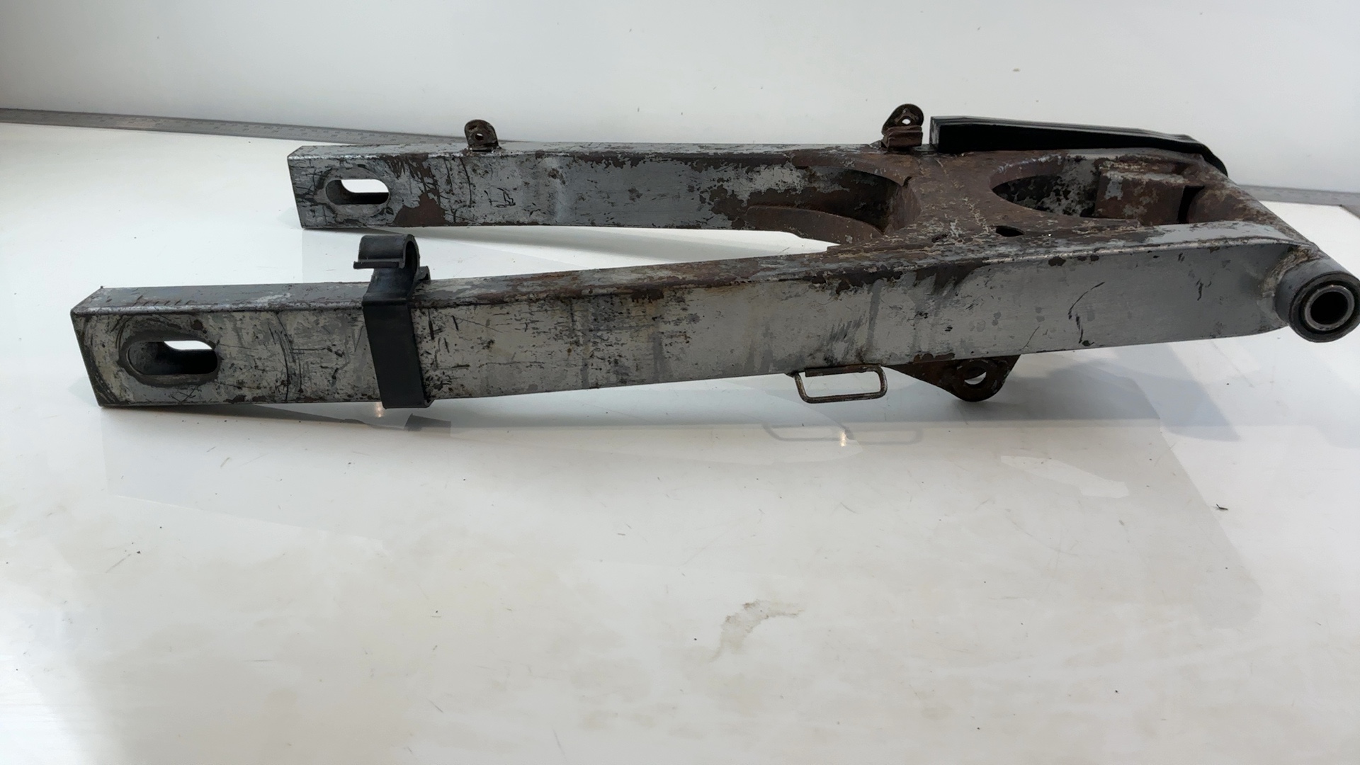 Kawasaki ZZR250 EX250H 250 CC Rear Swingarm 1990-2007 OEM 33001-1361-GD - Image 5