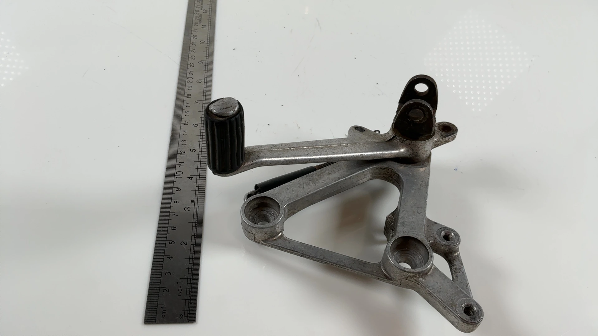 Honda CBR400RR NC23 400cc Front Right Footrest Bracket 1988-89 OEM 50611-KY2-700 - Image 4