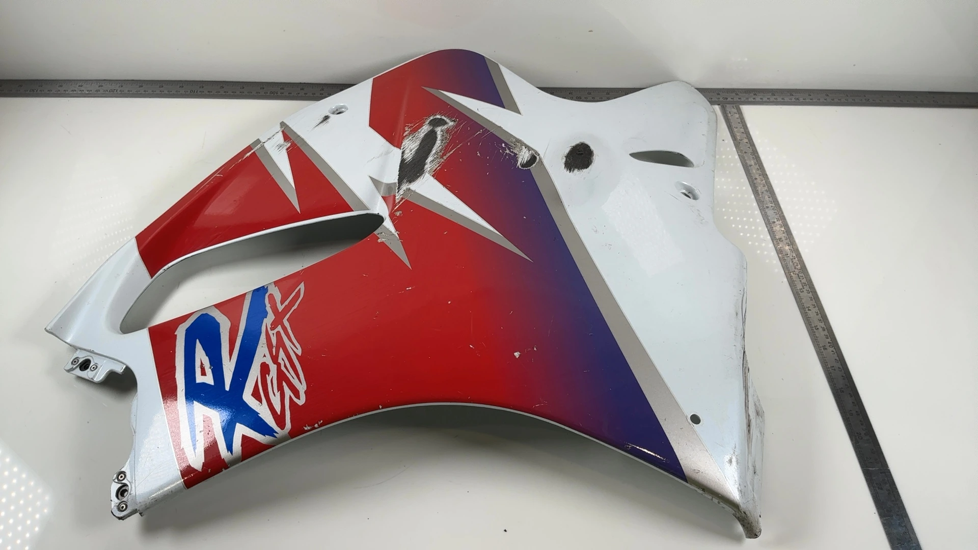 Suzuki GSXR 750 600 Left Side Lower Mid Fairing Cowl 1992-1995 OEM 94481-17E0 - Image 3
