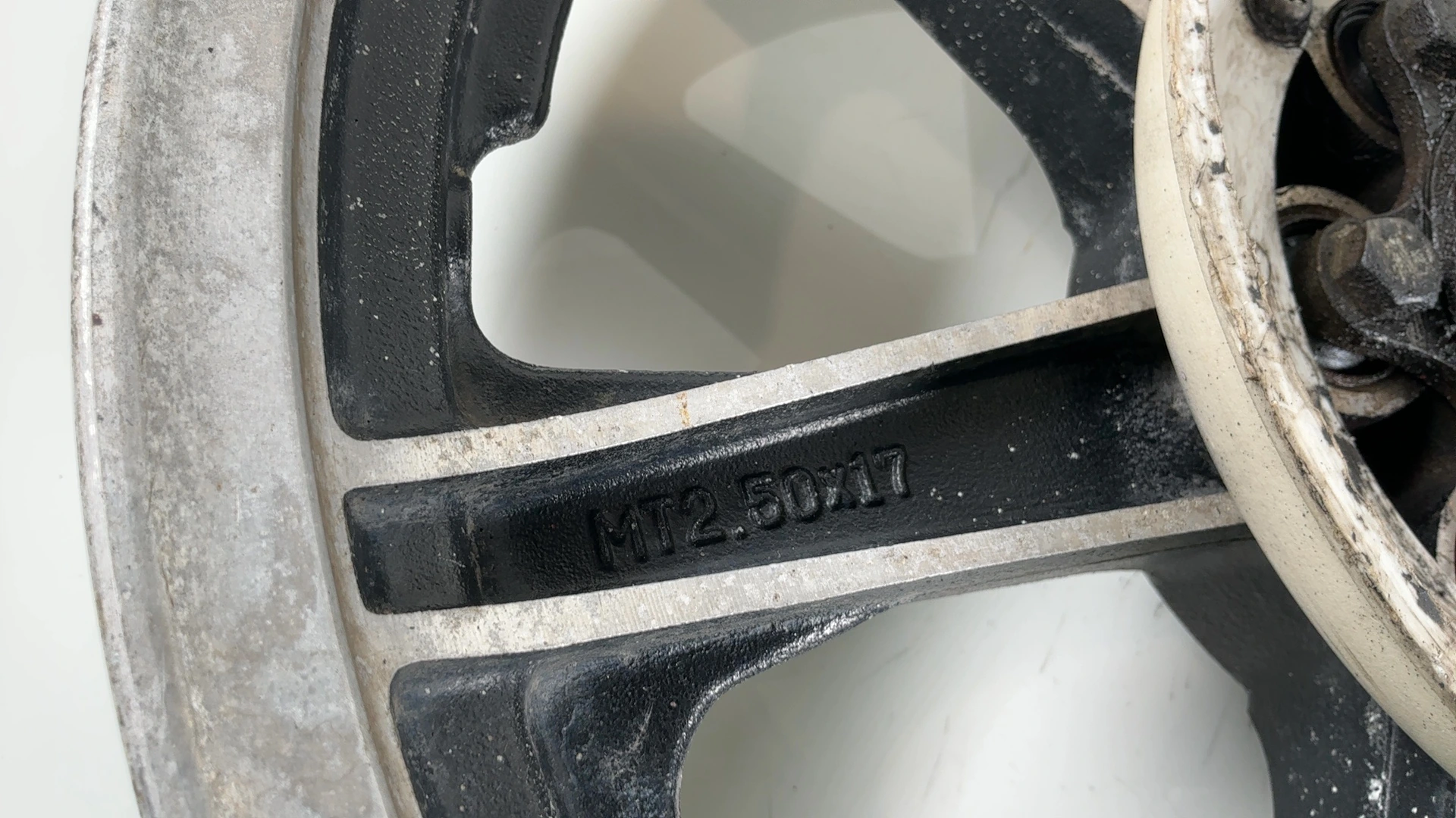 Yamaha XS1100 Standard 1100cc Rear Wheel Rim 1978-1981 OEM 2H8-W2533-00 - Image 7