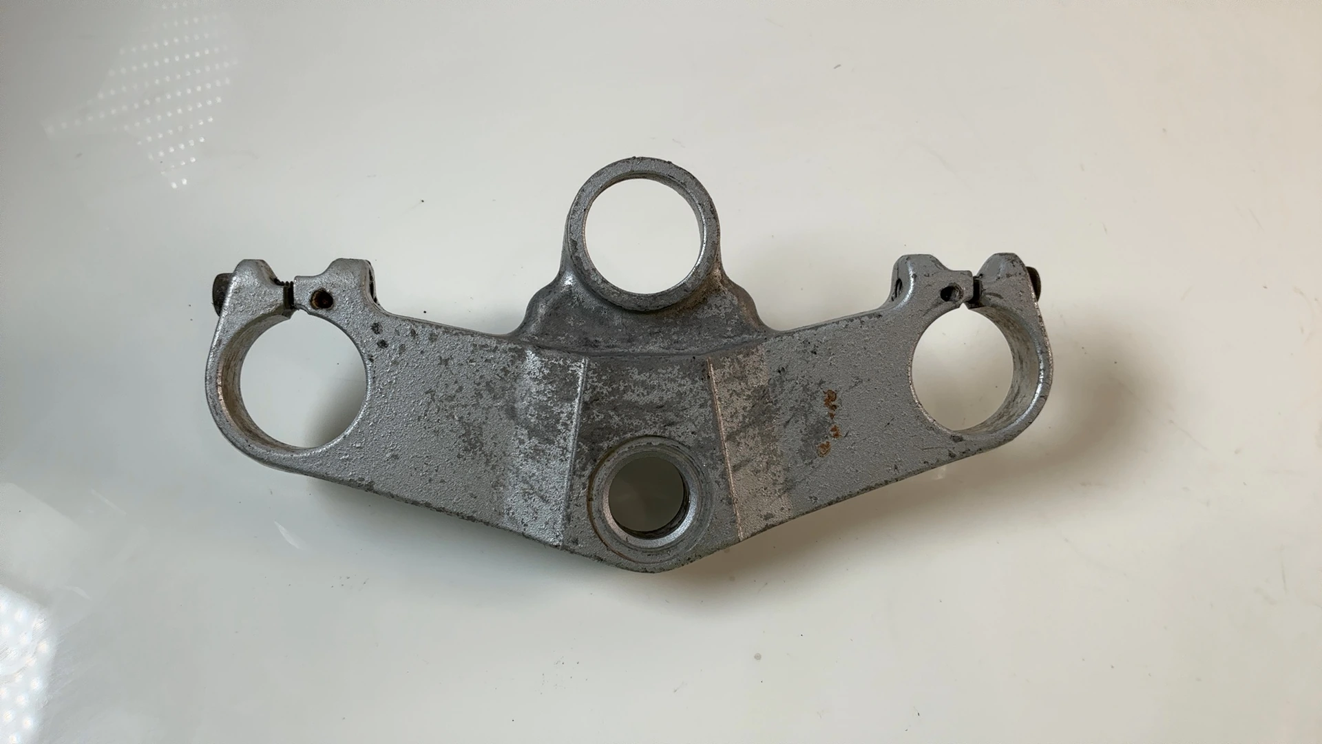 Yamaha FZR600 3HE 600cc Upper Fork Yoke Bridge 1989-1993 OEM 3HE-23435-00-00 - Image 2