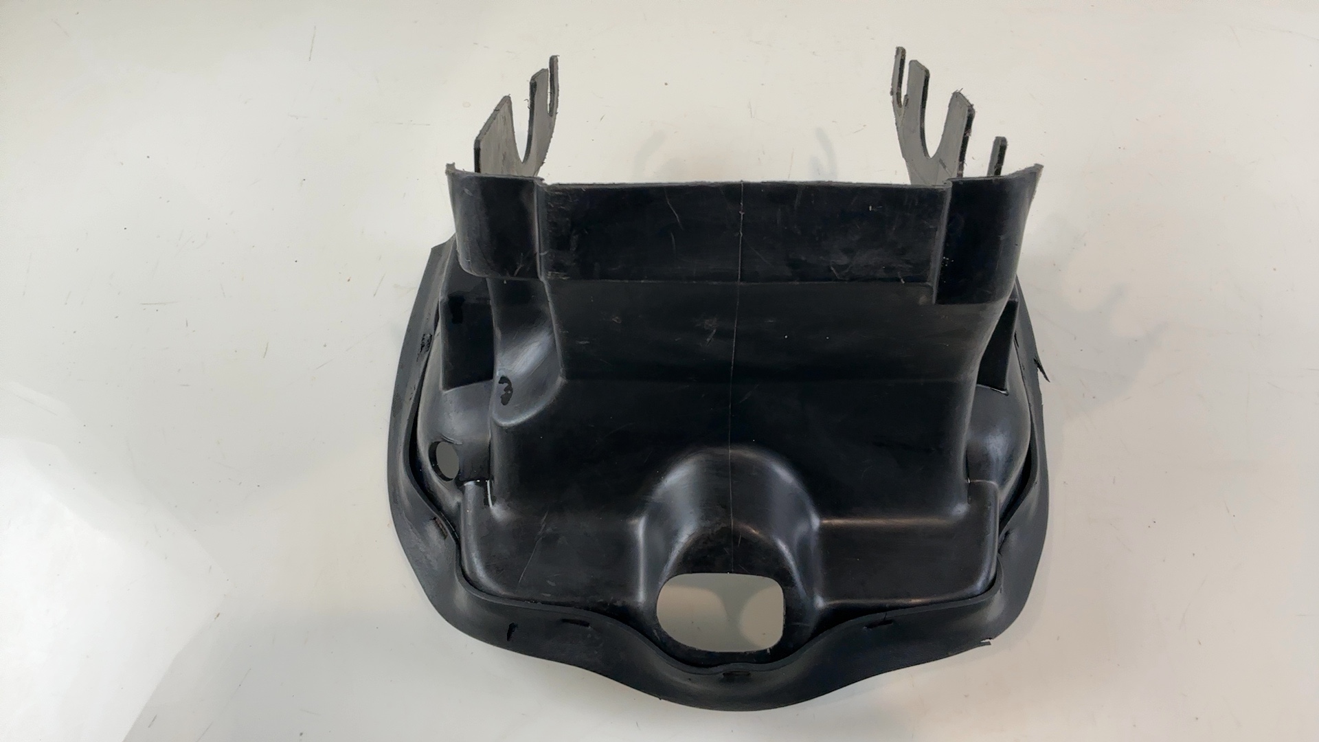 Honda VF1000F Interceptor Center Radiator Shroud Fairing 1984-85 19140-MB6-630