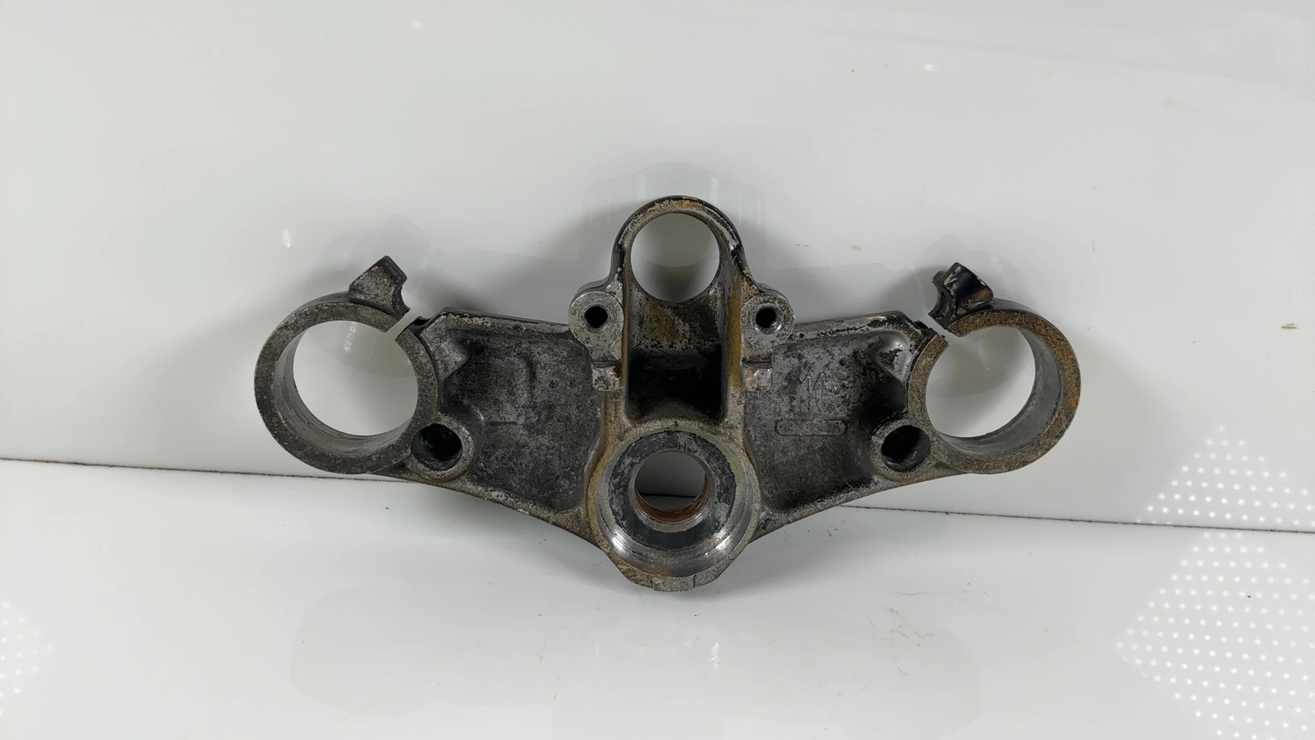 Honda CBR 900 RR SC28 900cc Upper Fork Triple Clamp 1992-1997 OEM 53300-MW0-000 - Image 2