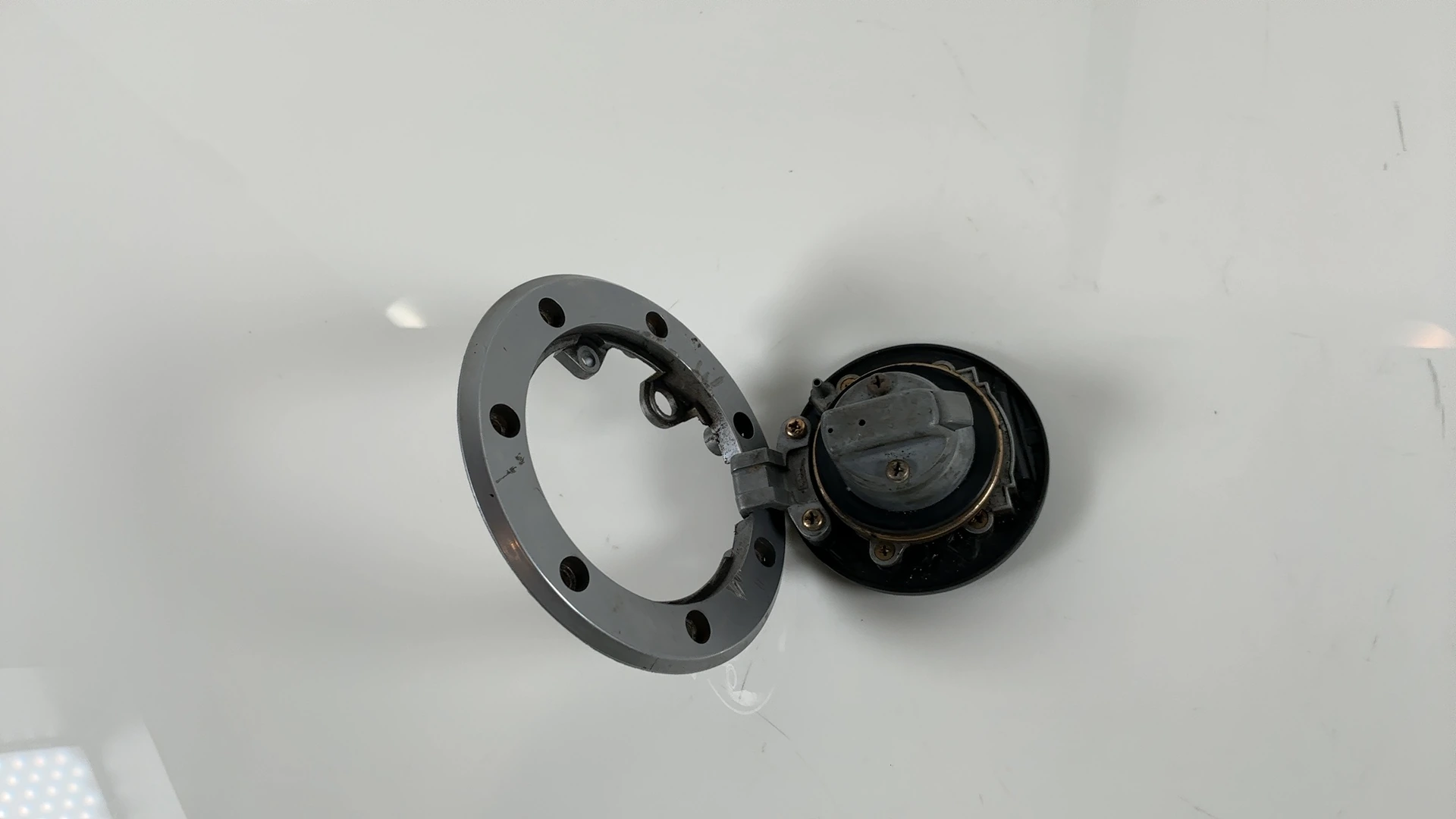 Kawasaki ZZR600 ZZR 600CC Fuel Gas Tank Cap 2005-2008 OEM 51049-0018 - Image 3