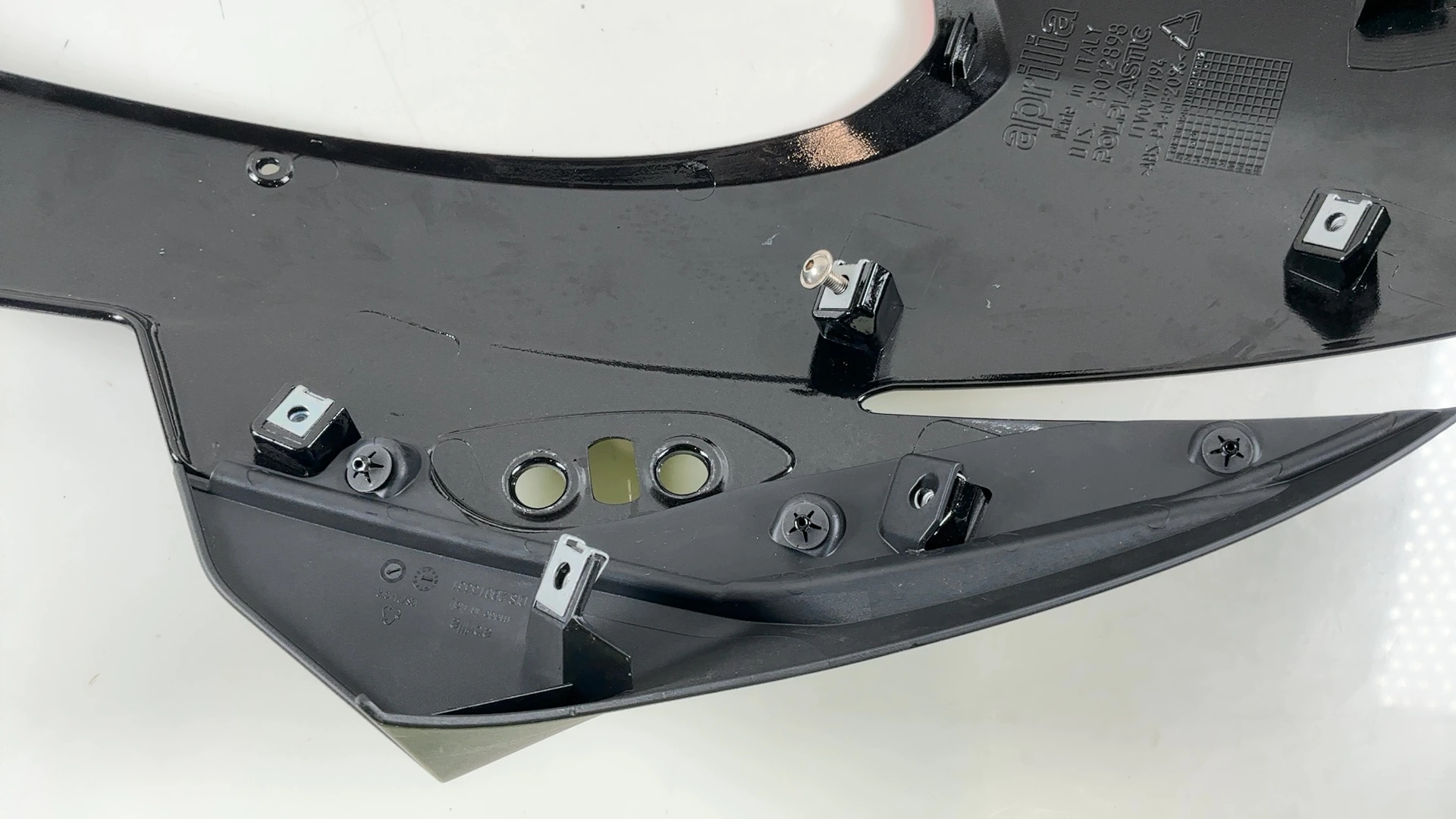 Aprilia RSV4 Factory 1100 Upper Front Nose Fairing Cowl 2025 2026 OEM 2B012898 - Image 7