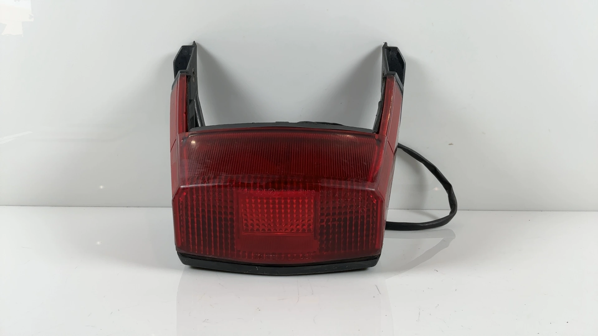 Yamaha Vision XZ550 550CC Tail Brake Light 1982-1983 OEM 11H-84710-60-00 - Image 7