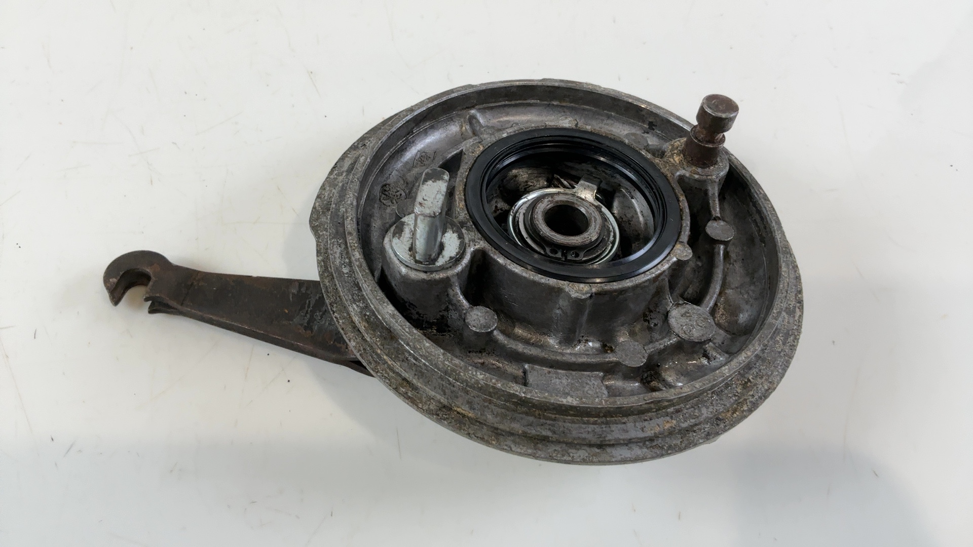 Yamaha DT125 Enduro DT125 123cc Front Brake Plate Panel 1974-75 443-25121-00-00 - Image 2