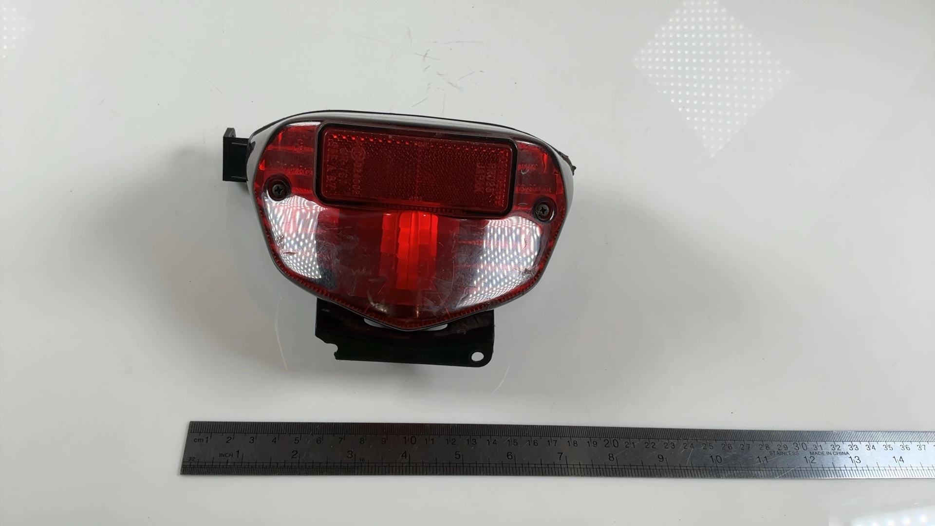Suzuki GSXR 750 CC Tail Light Brake Lamp 2000-2003 OEM 35710-35F0 - Image 5