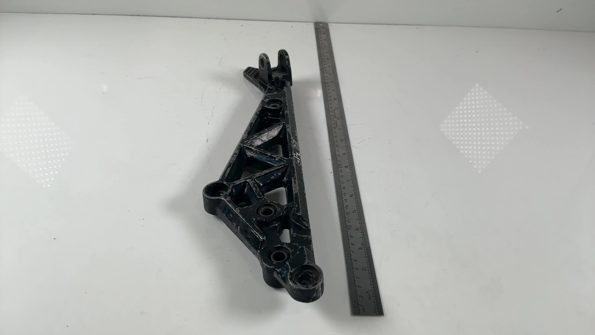 Kawasaki GPz750 ZX750A 750cc Left Muffler Footrest Hanger 1983-85 OEM 35011-1160 - Image 3