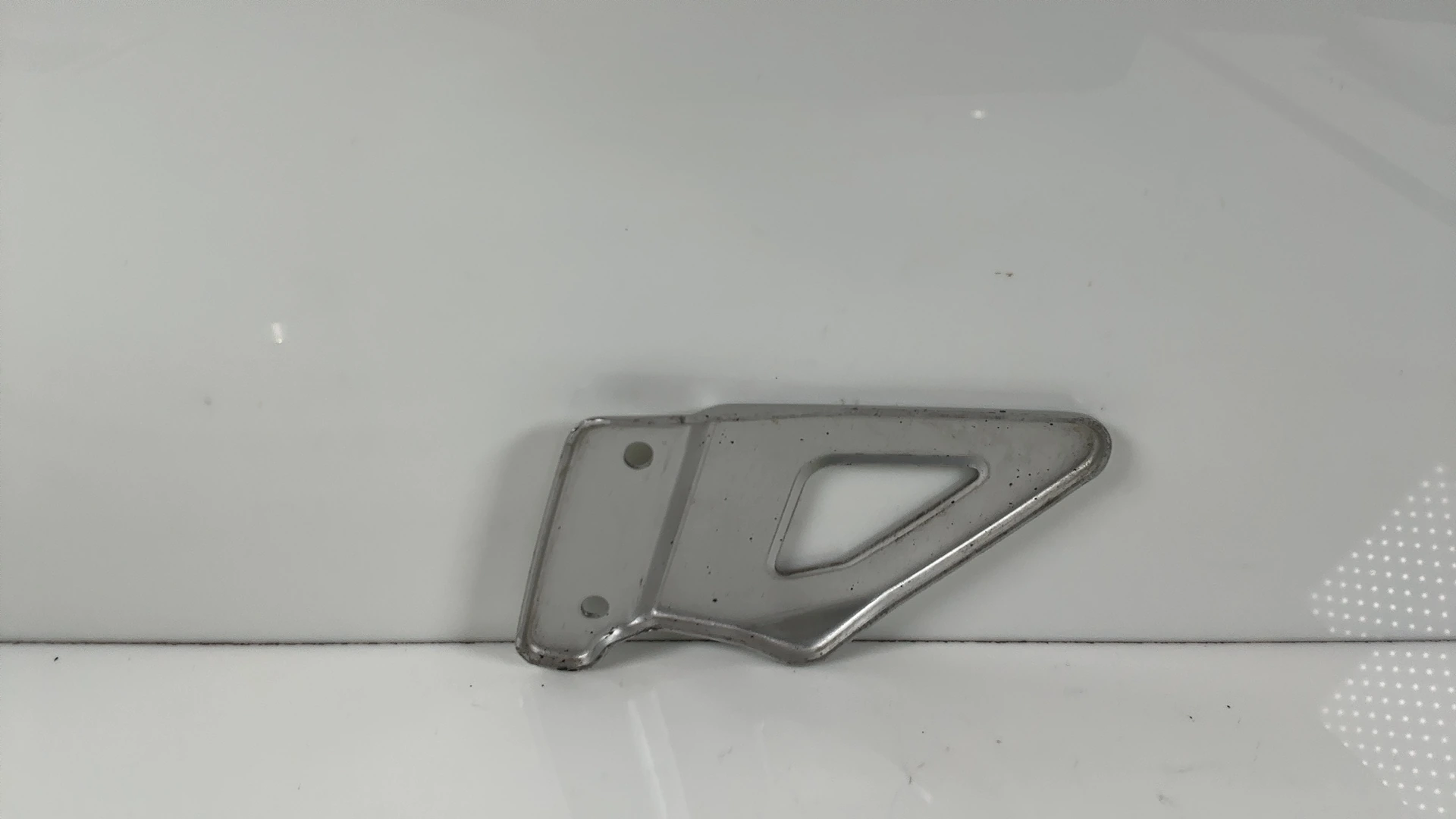 Suzuki GSX-R600 GSXR600 600cc Right Side Heel Guard 1997-2000 OEM 43571-33E01 - Image 2