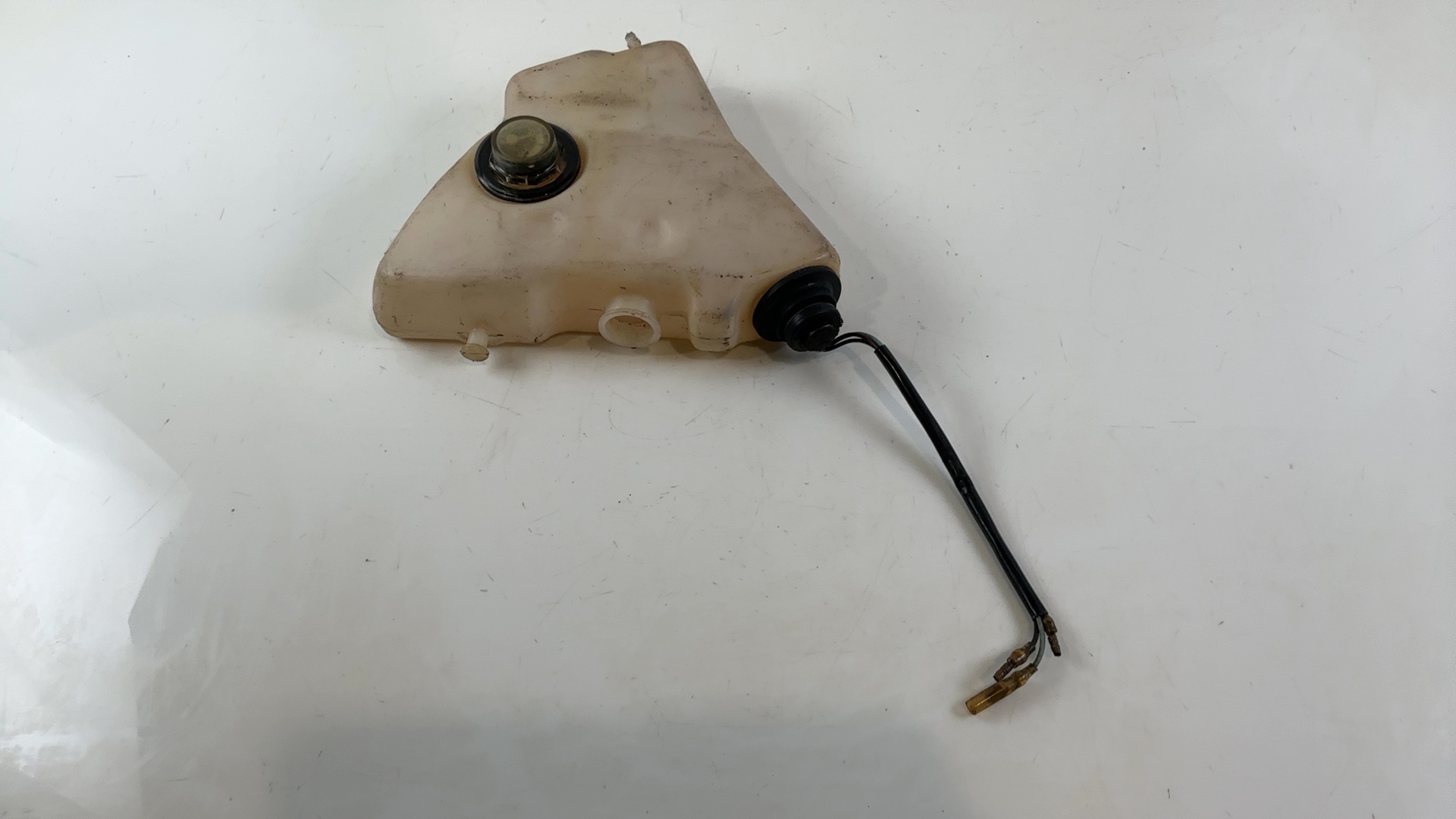 Yamaha YB100 YB 100 CC 2T Oil Tank Reservoir 1975-1990 OEM 2N3-21751-00 - Image 3