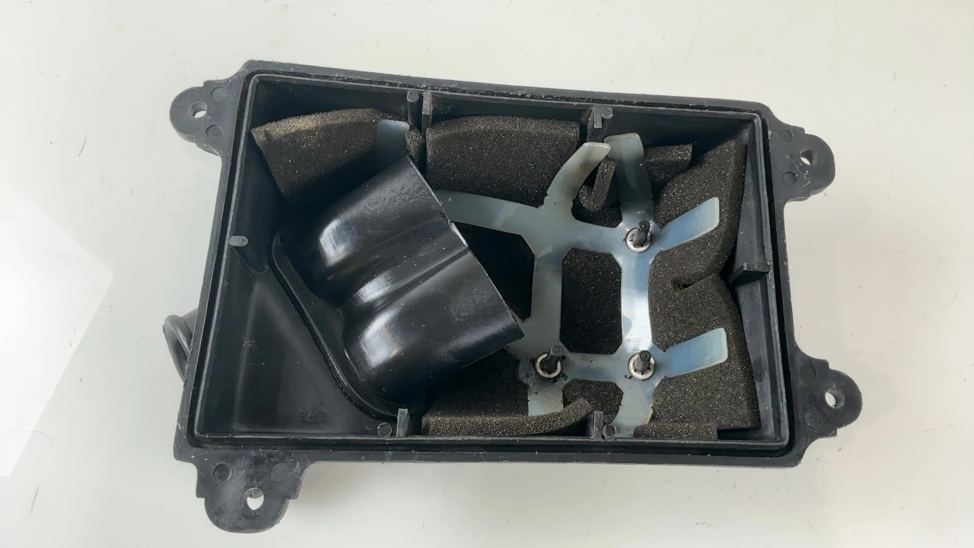 Aprilia RS 125 MP 125cc Airbox Filter Top Cover 1999 2000 OEM AP8168042 - Image 2
