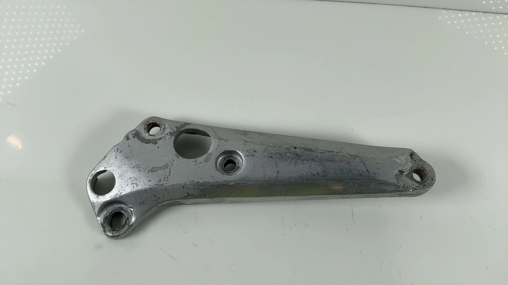 Suzuki GSX400F GS40XF 400cc Right Footrest Muffler Bracket 1981-1983 43811-33200 - Image 2