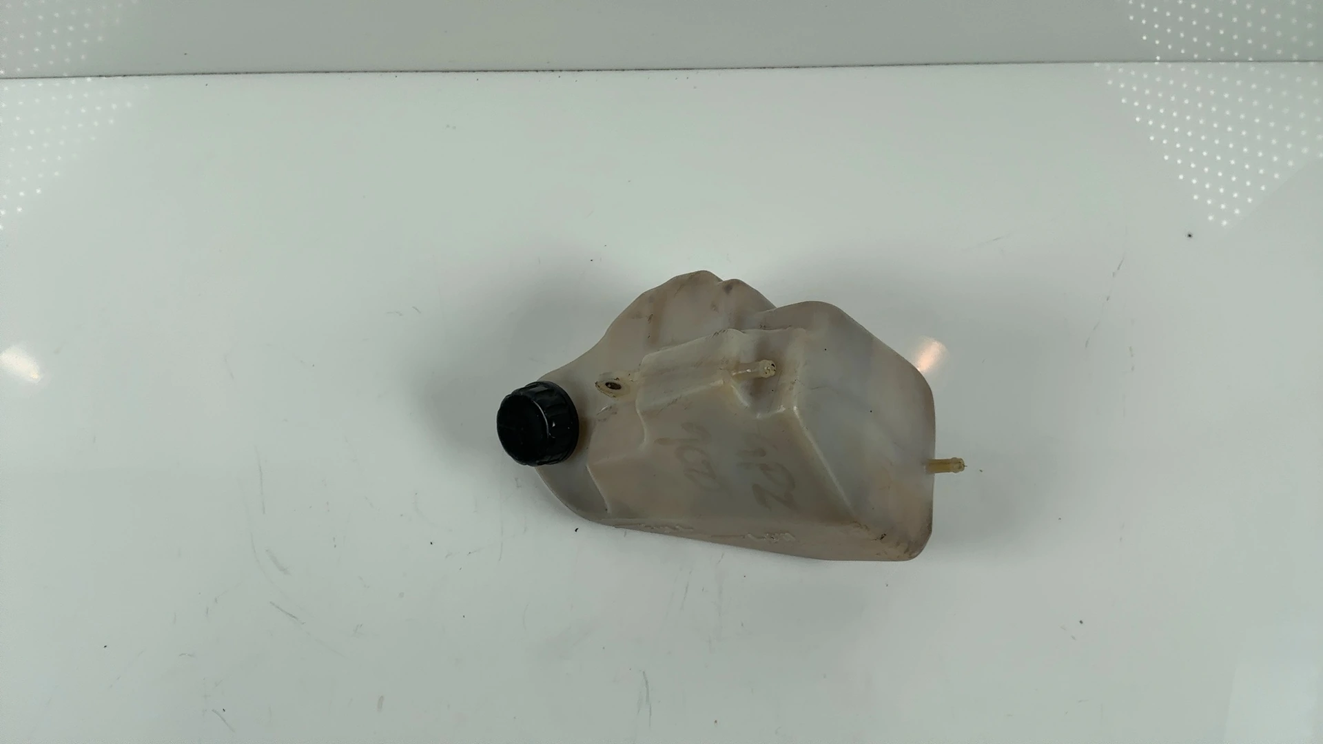 Kawasaki Ninja GPZ900R ZX900A 908cc Coolant Overflow Tank 1984-03 OEM 43078-1053 - Image 3