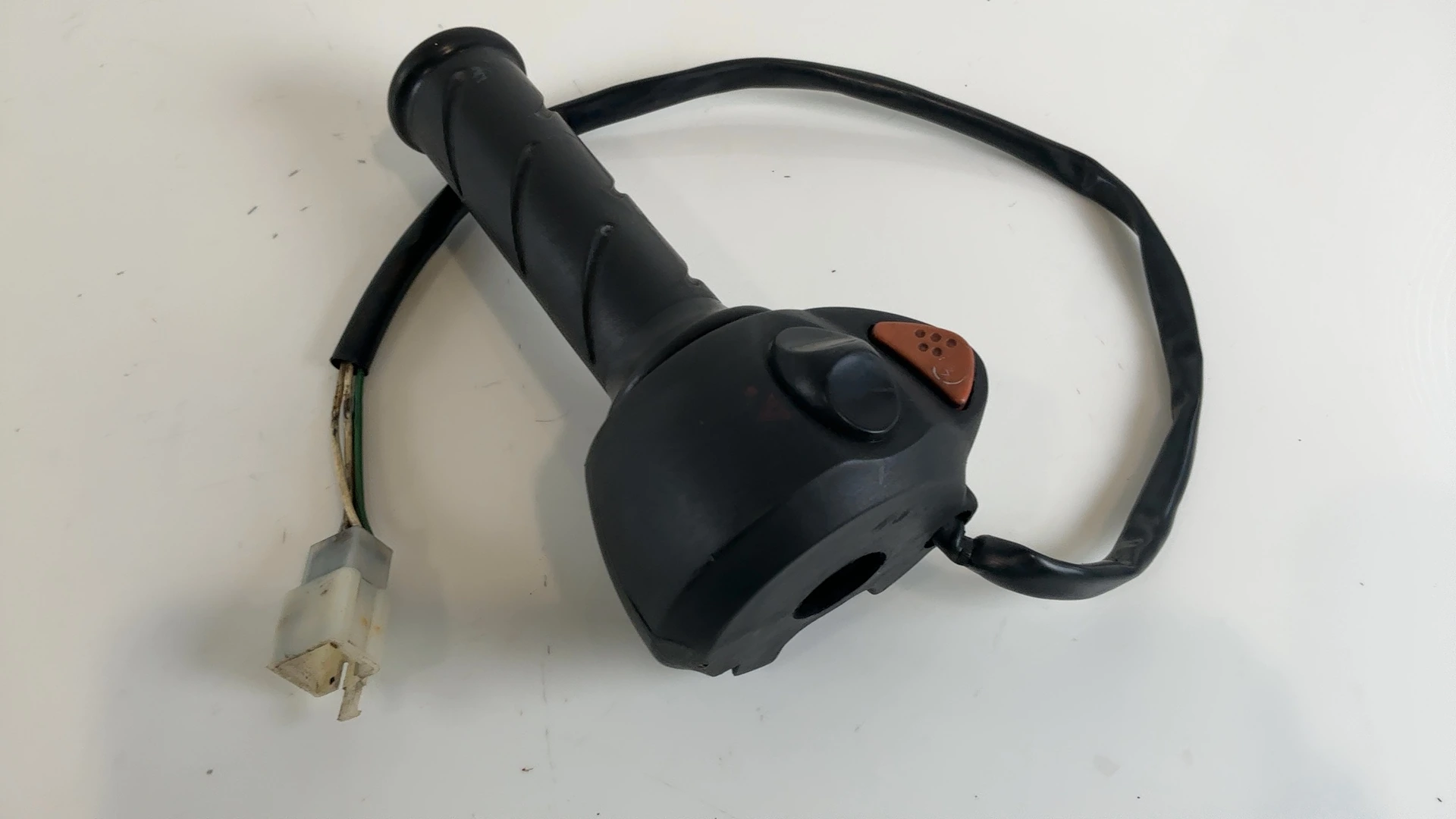 Peugeot Elystar 50 Right Throttle Switch 2002-2012 OEM 756030 - Image 2