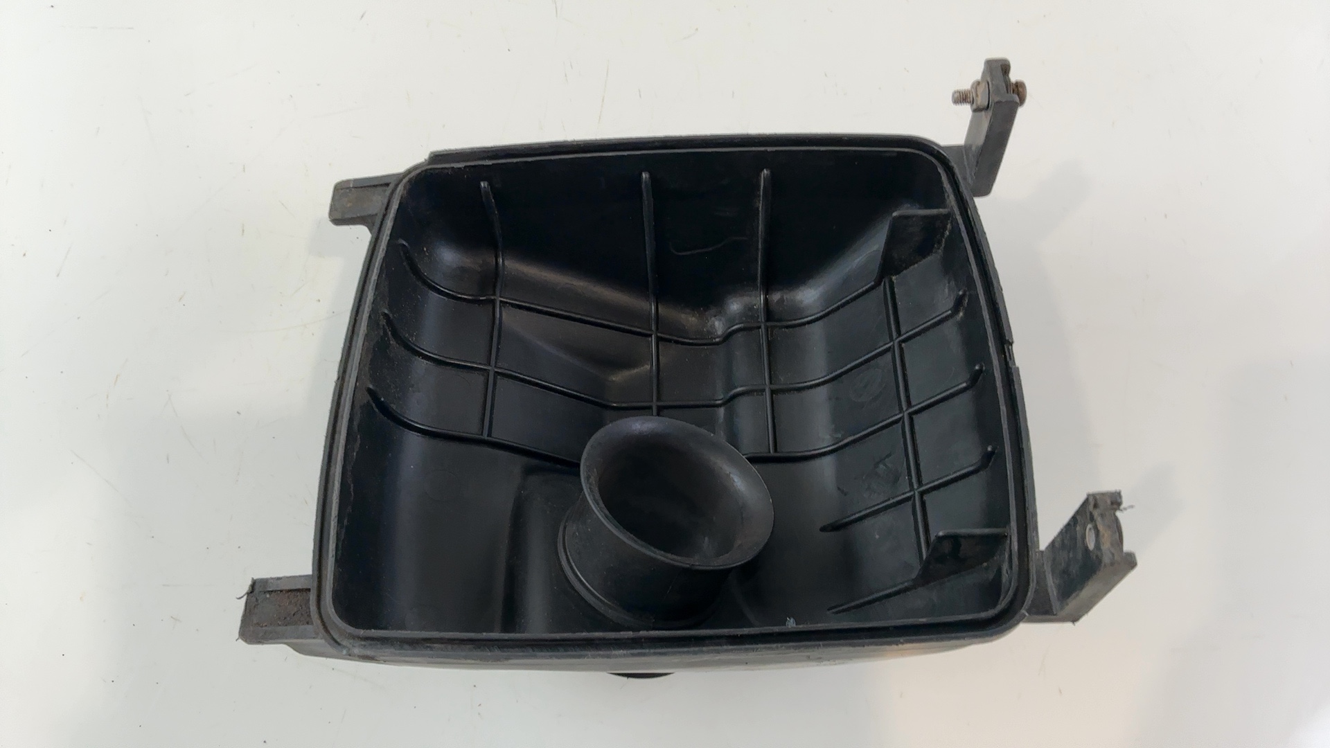 Suzuki Bandit GSF1200 Air Filter Box Intake Lid Cover 1995-2001 OEM 13740-27E00 - Image 3
