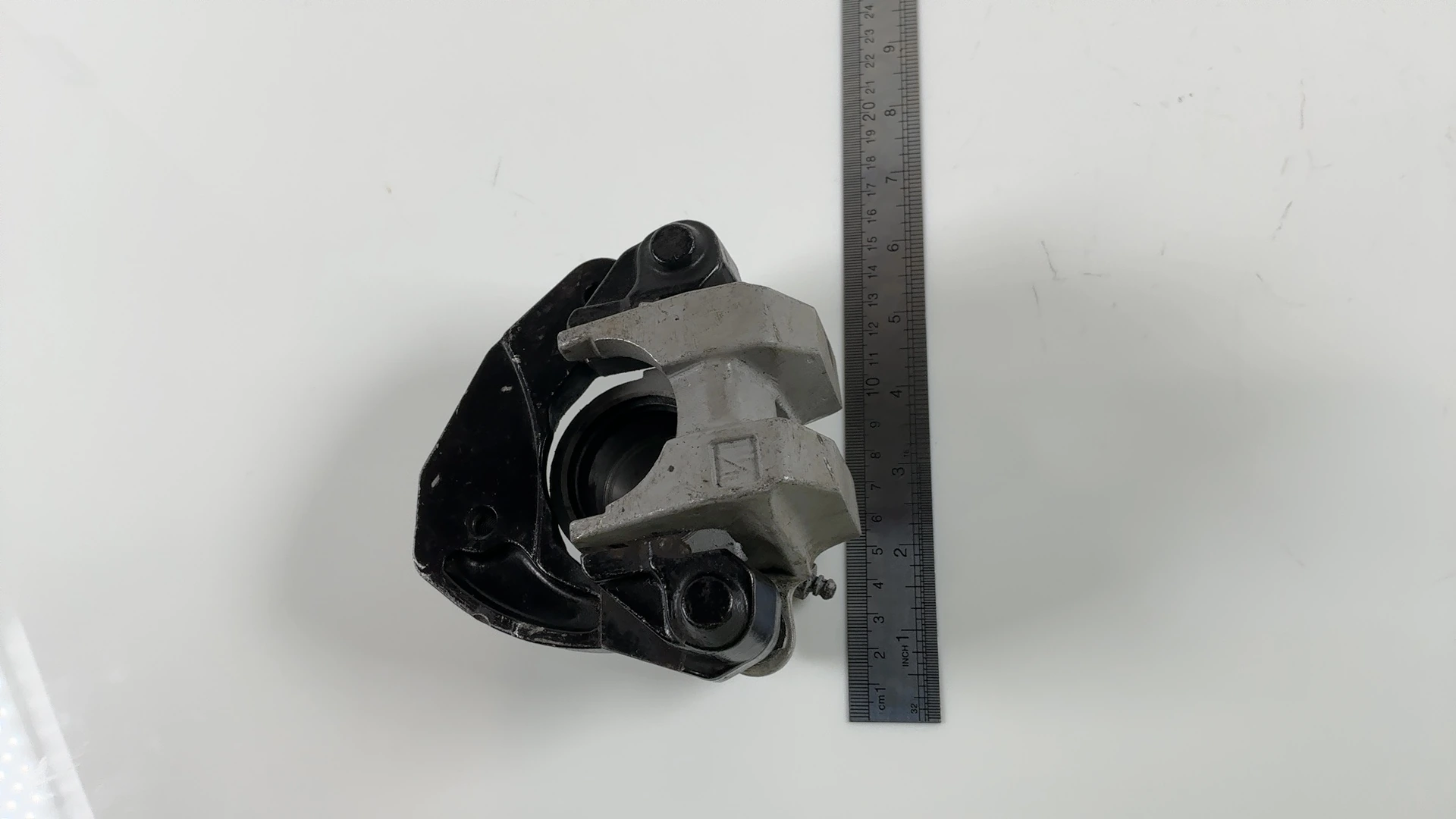 Kawasaki KZ1000P 1000cc Front Right Brake Caliper 1991-1992 OEM 43041-1046 - Image 3