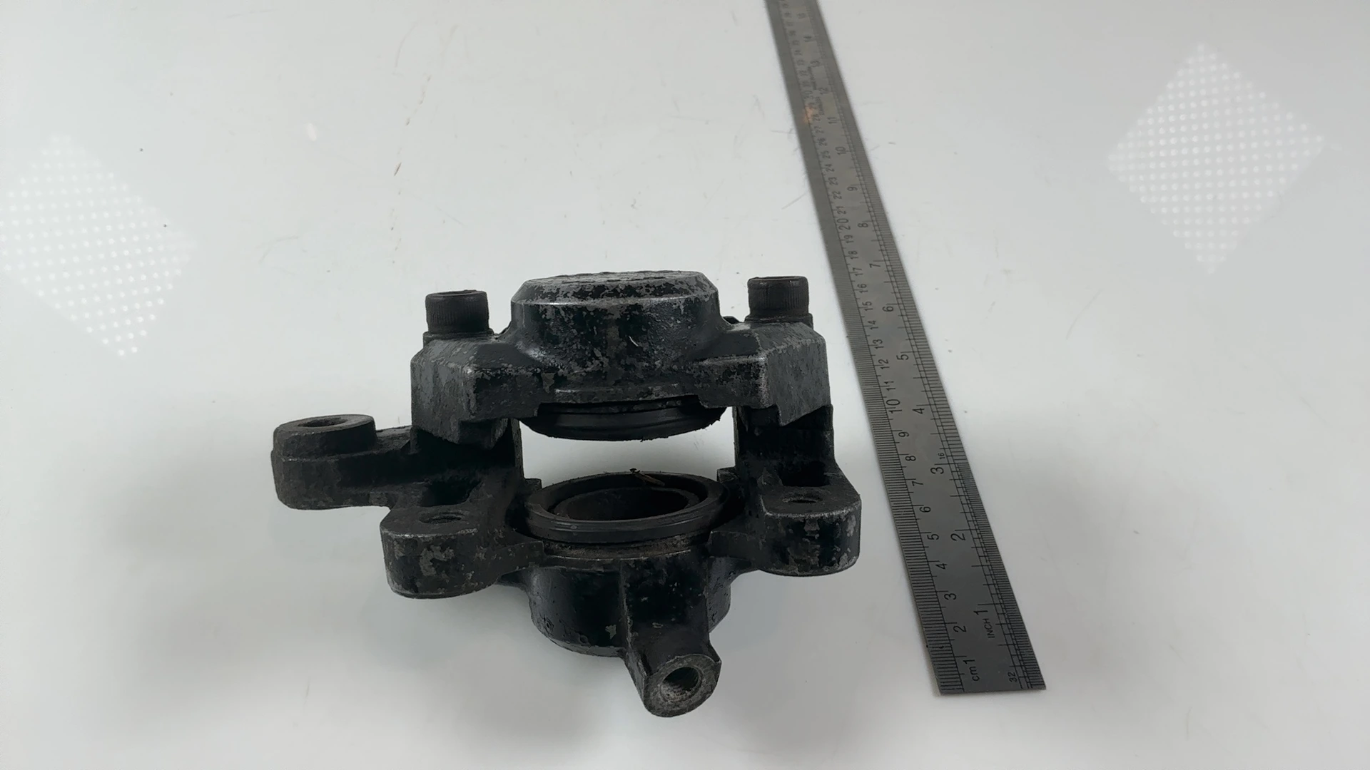 Suzuki GSX750 GR72A 750cc Rear Brake Caliper 1984-1986 OEM 69100-34220 - Image 3
