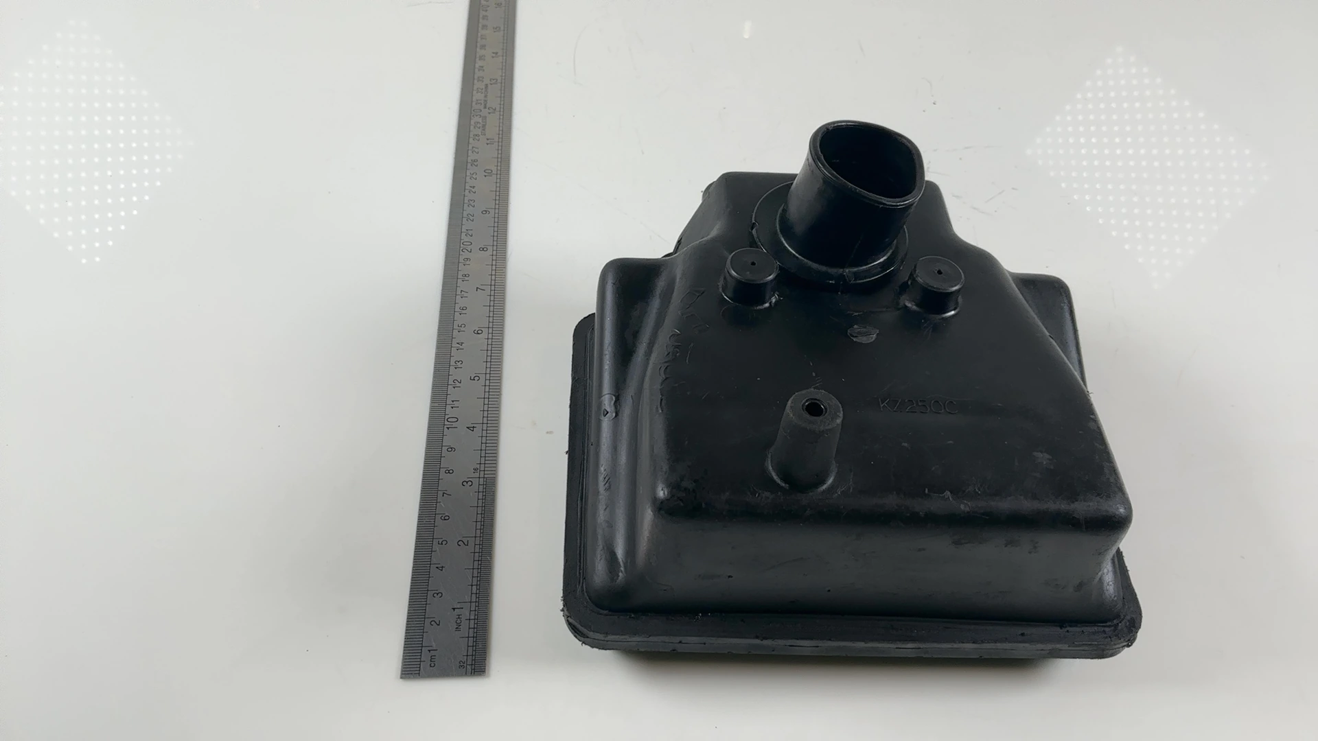 Kawasaki KZ250 CSR KZ250C 250cc Air Filter Case Box 1980-1982 OEM 11011-1090 - Image 4