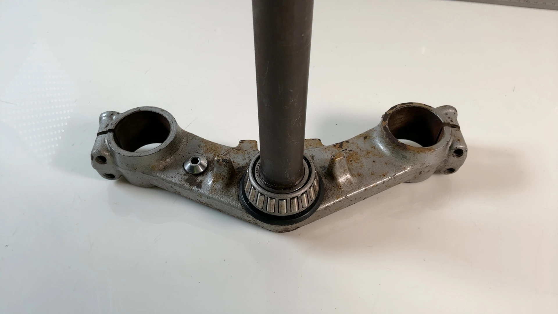 Kawasaki GPX600R ZX600C 600 Lower Triple Tree Clamp 1988-1992 OEM 44037-1213 - Image 6