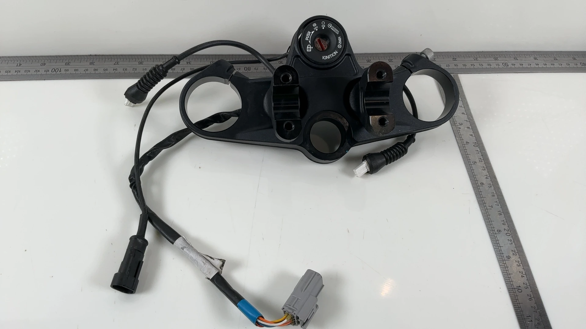 Aprilia RSV4 Tuono 1100 Upper Fork Bridge Yoke Triple Tree 2011-2026 OEM 898680 - Image 4