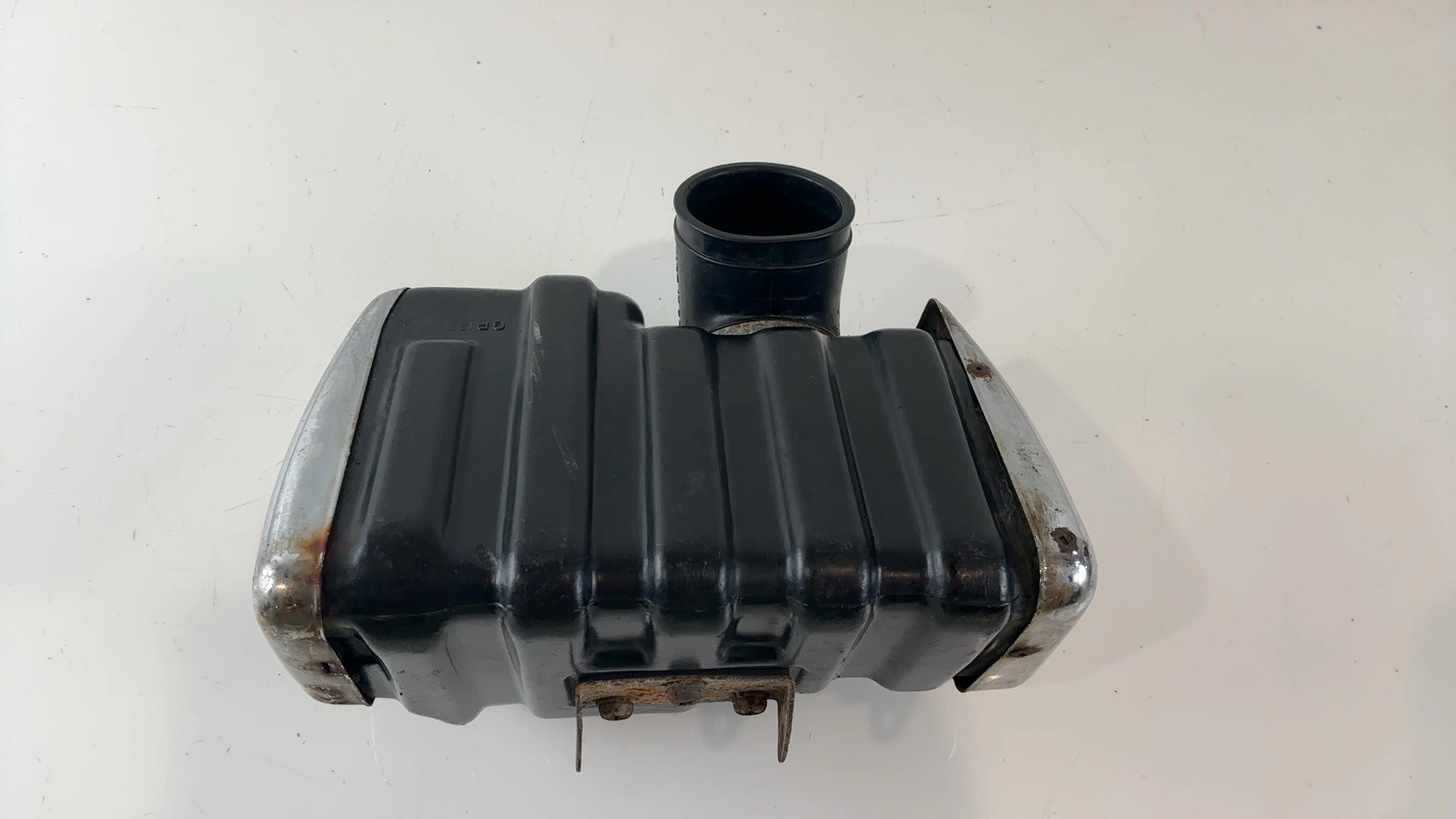 Suzuki GP100 GP125 100cc 125cc Air Filter Box Housing 1978-1993 OEM 13700-39100