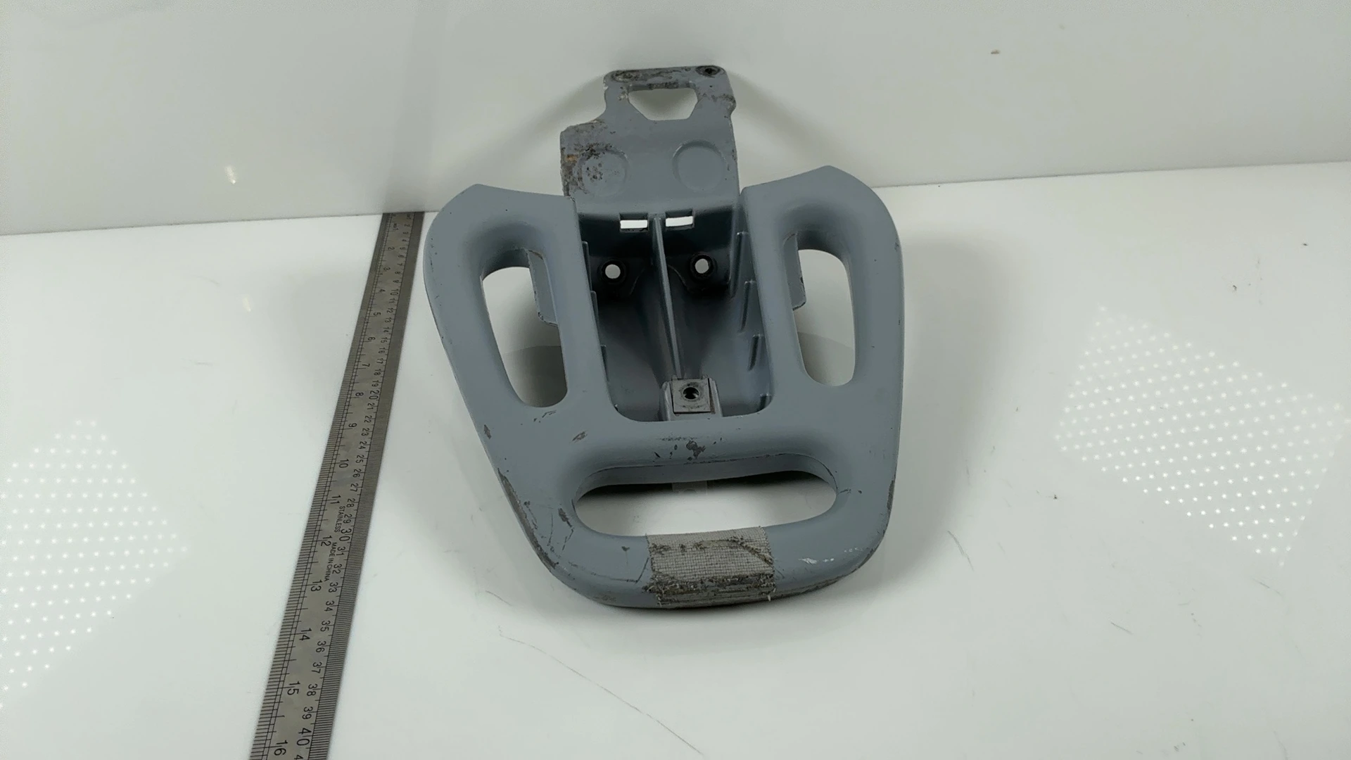 Piaggio Vespa ET4 125cc Top Box Mount Bracket Grab Handle 1996-2006 OEM 573633 - Image 2