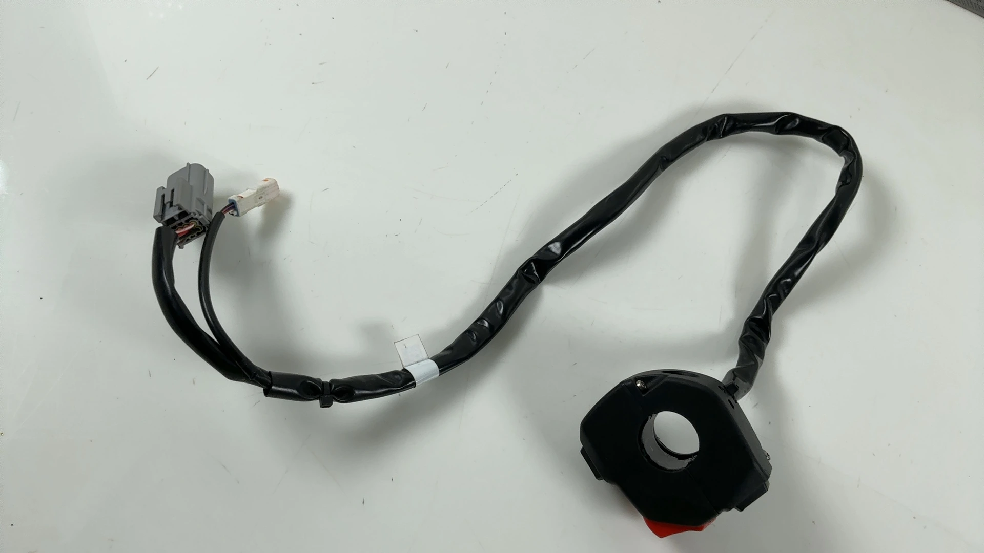 Aprilia RSV4 Factory 1100cc Right Handlebar Switch 2021-2026 OEM 2B012092 - Image 2