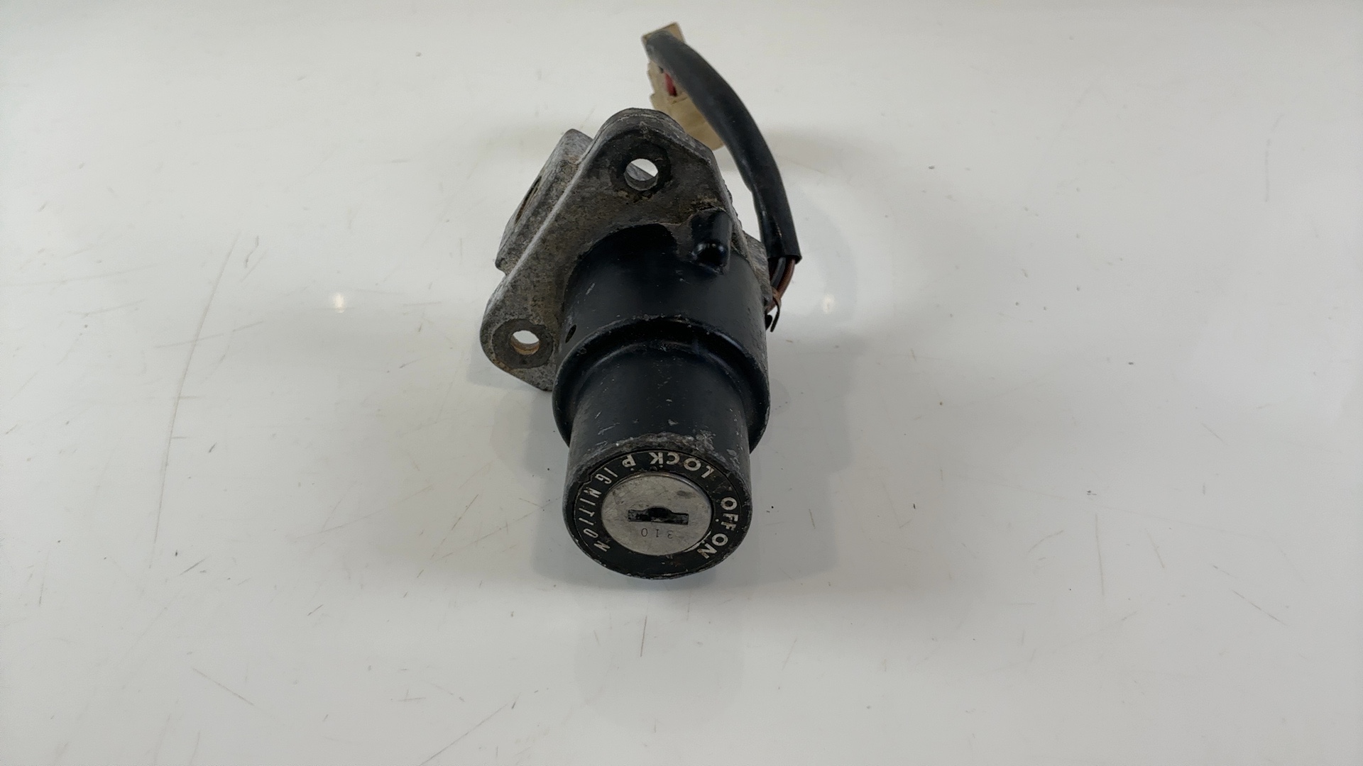 Yamaha RD125LC 10W 125 CC Ignition Switch 1982-1984 OEM 4L0-82508-30 - Image 1