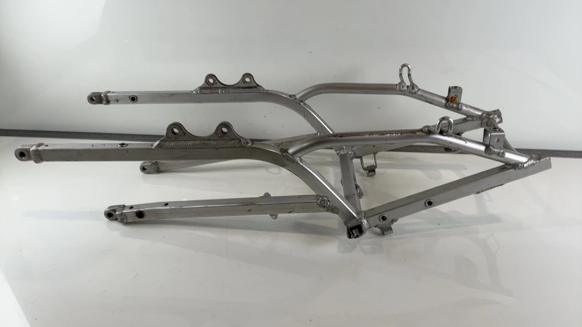 Suzuki GSXR 600 GSX-R750 K6 K7 Rear Subframe 2006 2007 OEM 41200-01H00 - Image 3