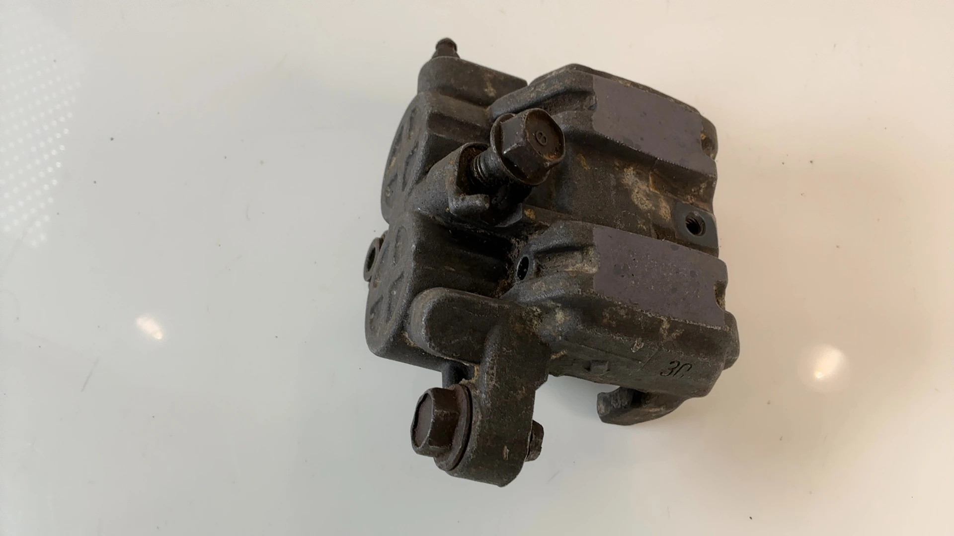 Honda Interceptor VF700F 700 Rear Brake Caliper 1984 1985 OEM 43100-MB2-007 - Image 5