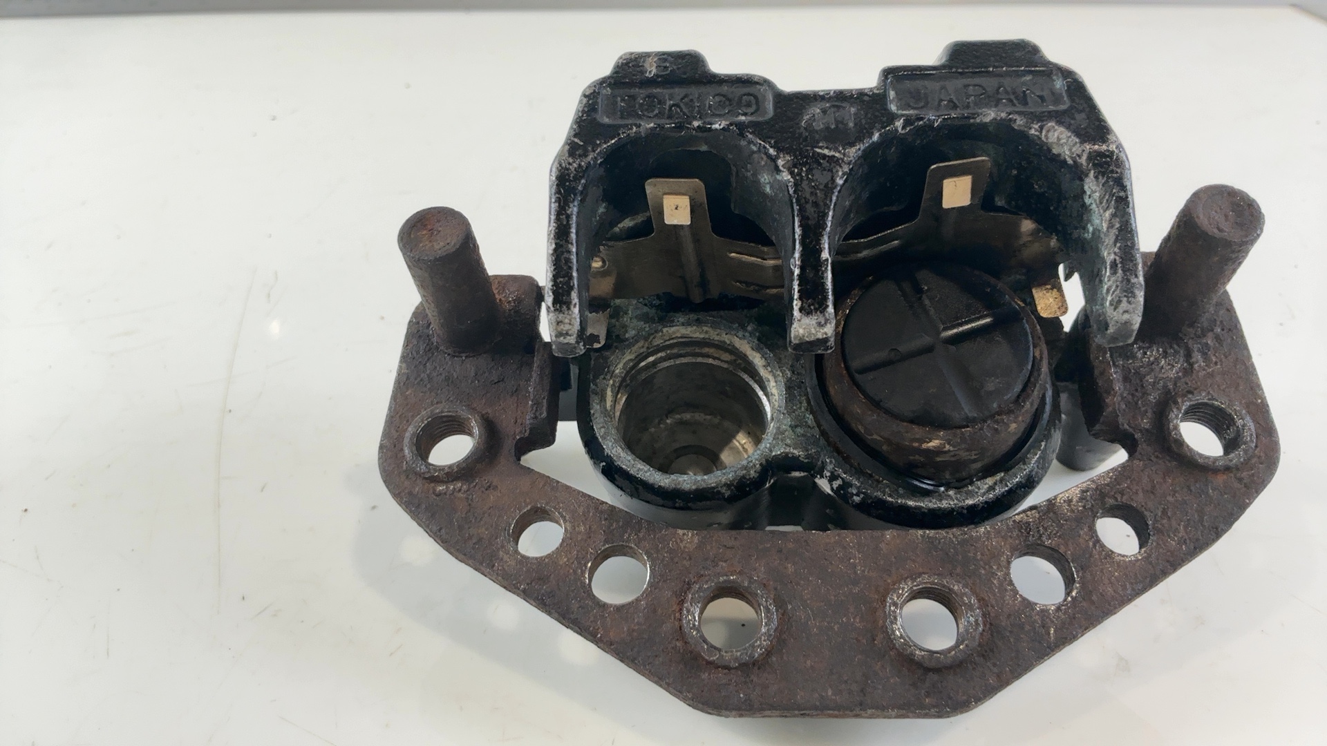 Suzuki GSX 1100 G GV74A 1100 Front Brake Caliper 1991-1994 OEM 59300-26D01 - Image 9