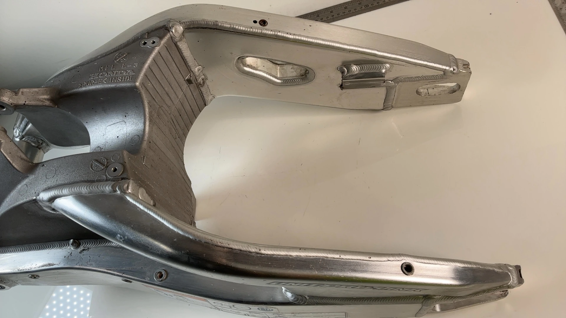 Honda CBR1000RR SC59 1000cc Swingarm 2008-2011 OEM 52200-MFL-000 MFL E-3 - Image 6