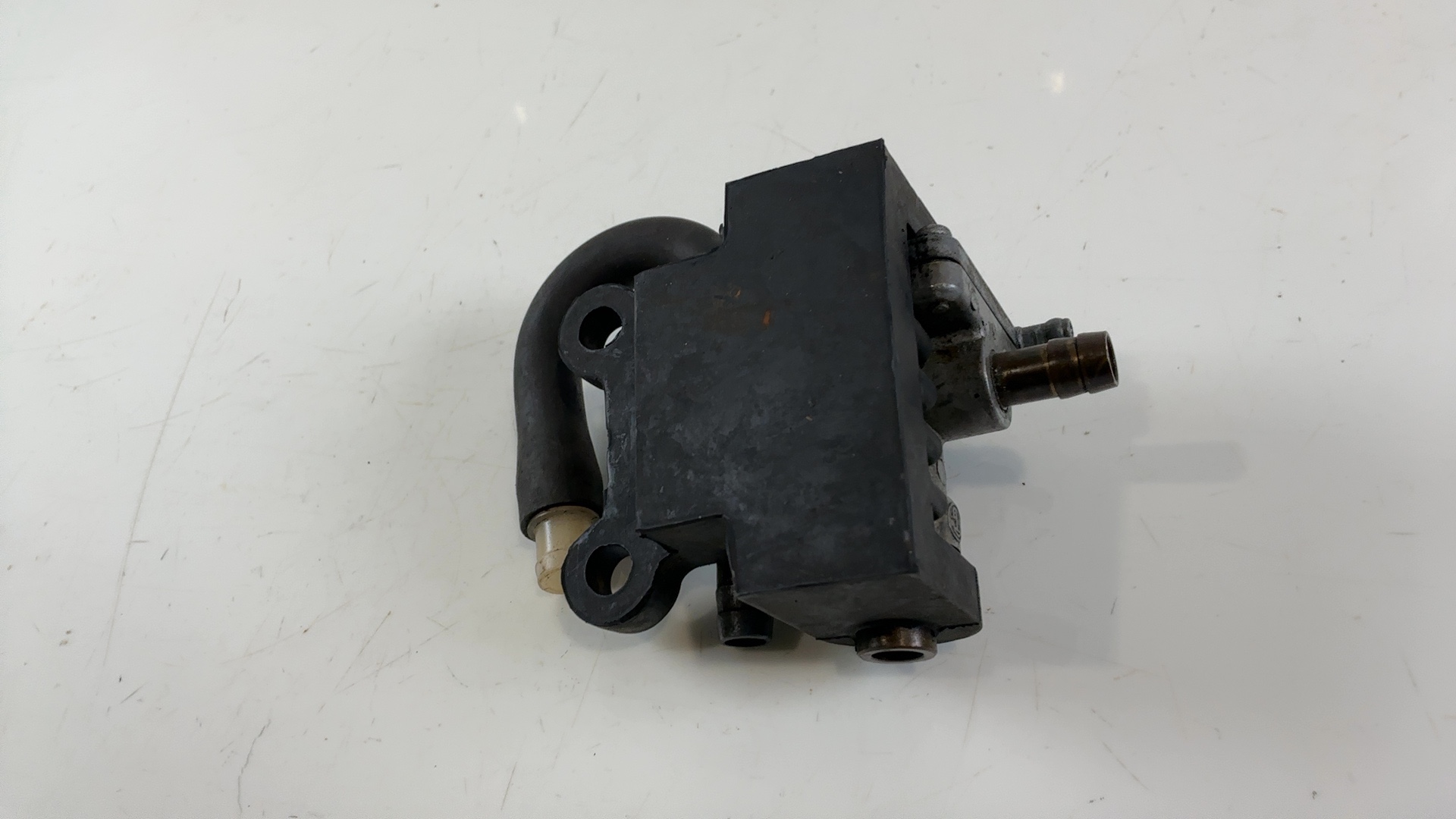 Kawasaki ZXR750 Vacuum Valve Fuel Tap Petcock 750cc 1993-1995 OEM 43056-1054 - Image 1