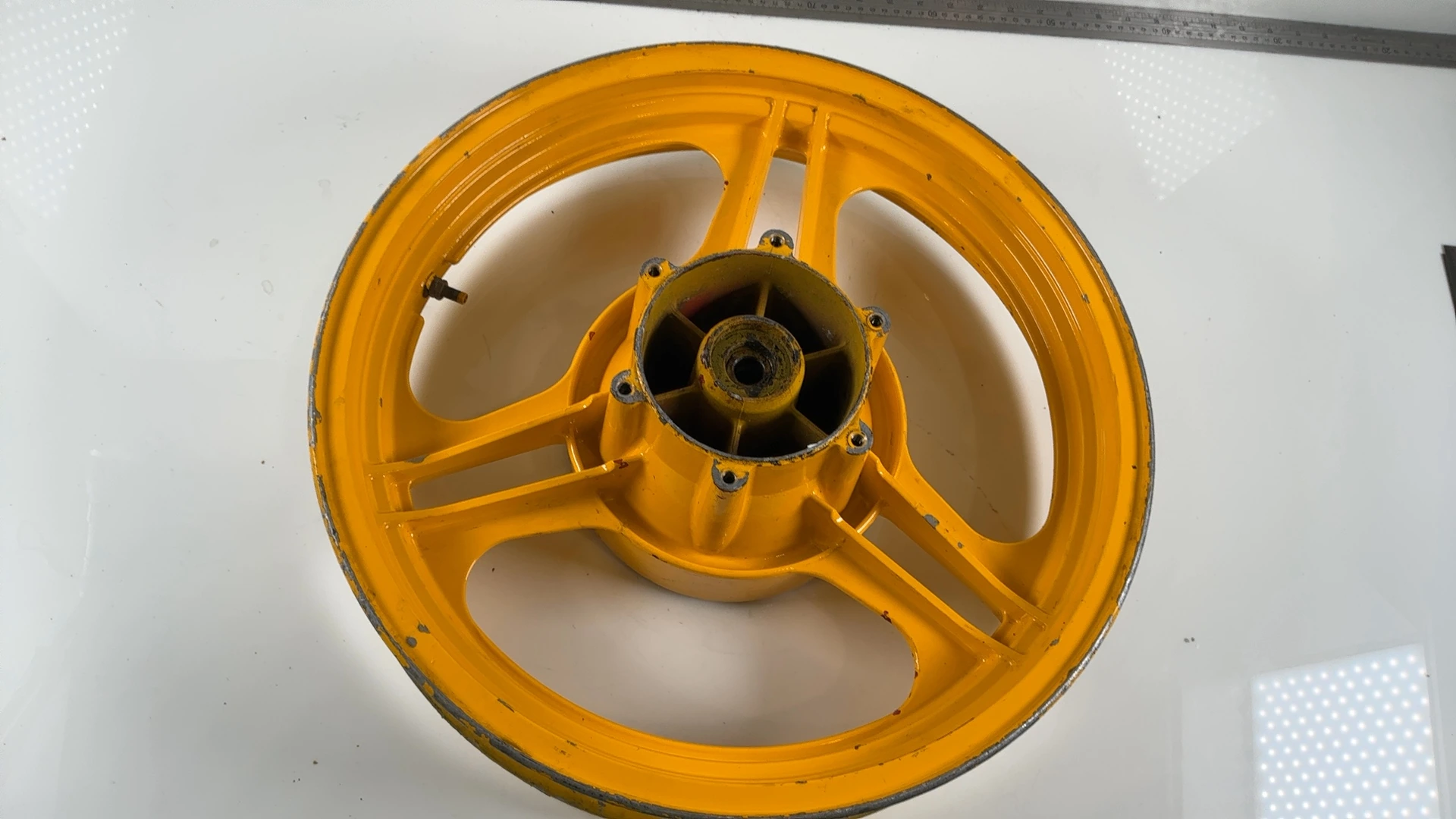 Kawasaki GPz750 ZX750A 750cc Rear Wheel Rim 1983-1985 OEM 41073-1216-J9 R-1135 - Image 12