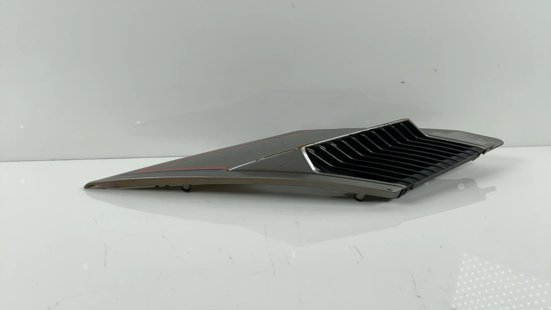 Honda Elite CH150 150cc Front Left Vent Grille Cover 1984-1986 OEM 64312-KN7-670 - Image 11