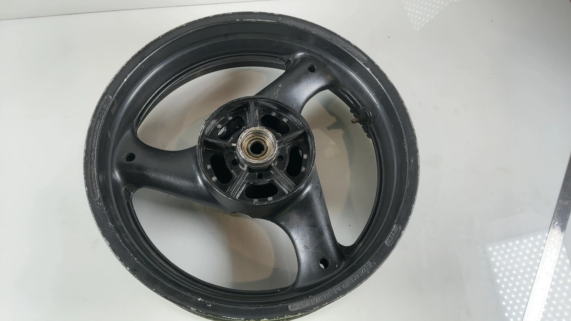Suzuki Bandit GSF600 GN77B 600cc Rear Wheel Rim 1995-1999 OEM 64111-21E01-35W - Image 9
