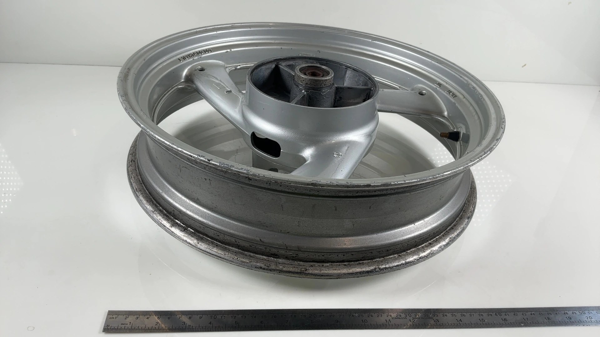 Yamaha XJ600S Diversion 4BR Rear Wheel Rim 1991-1997 OEM 3HE-25338-00 Enkei - Image 5
