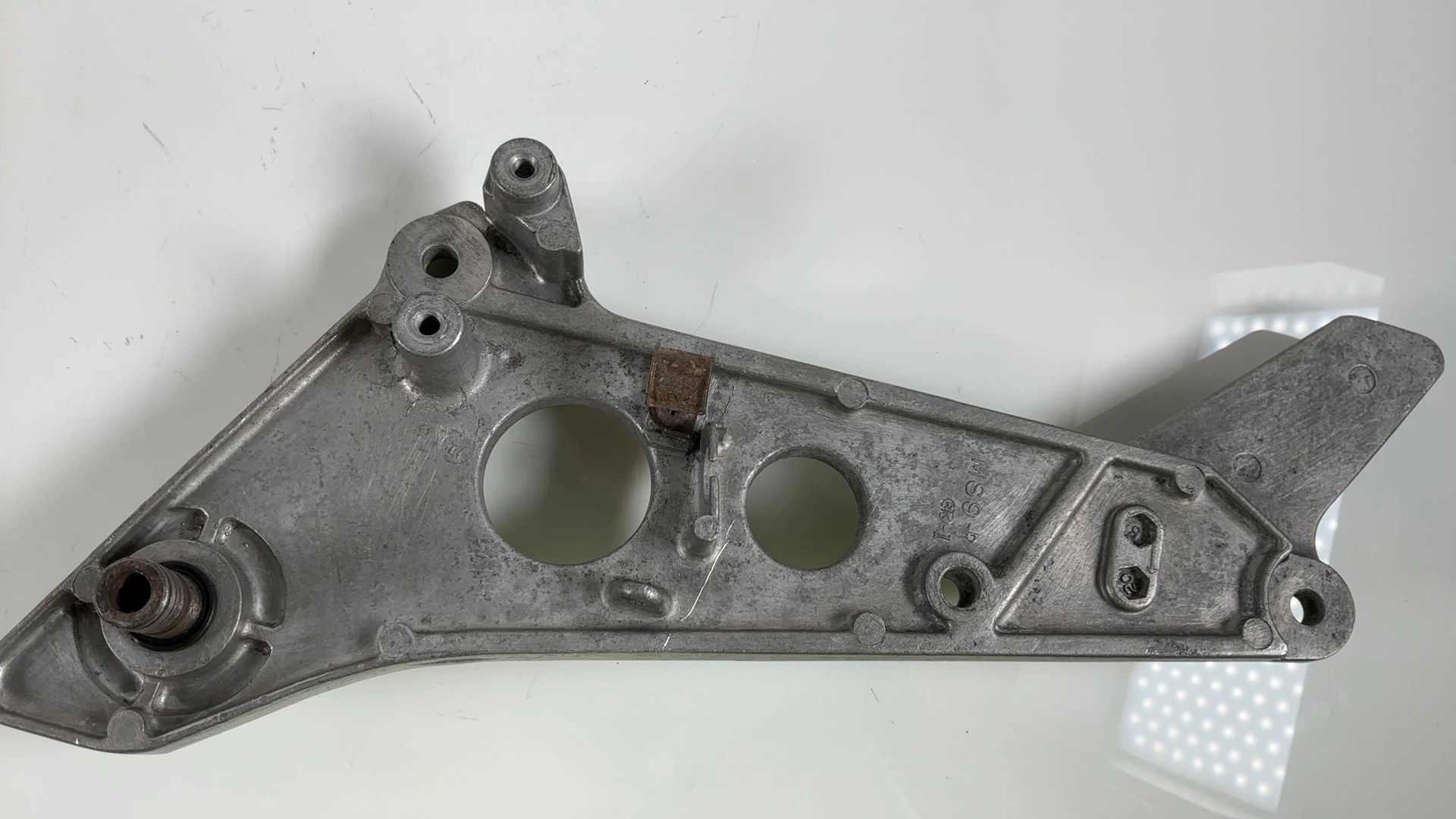 Honda NTV 650 Revere RC33 650 Right Foot Peg Bracket 1988-1997 OEM 50600-MZ6-000
