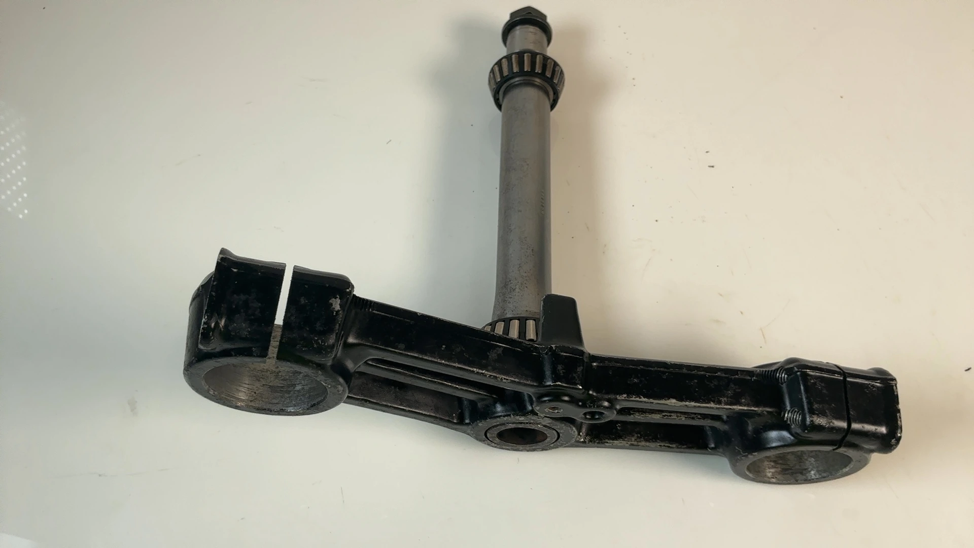 Suzuki GSX1100F GSX 1100 F Katana Lower Fork Bridge 1988-1995 OEM 51410-48B42 - Image 2