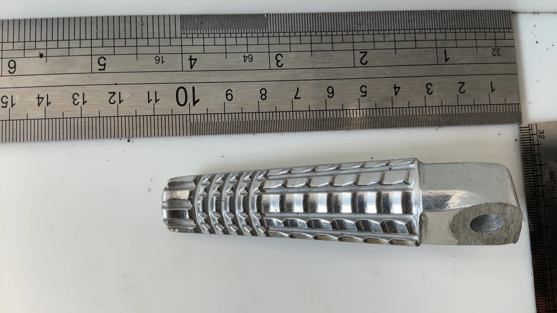 Suzuki SFV650 Gladius GSXR 600 750 Rear Right Foot Peg 2009-2016 OEM 43611-41G00 - Image 3