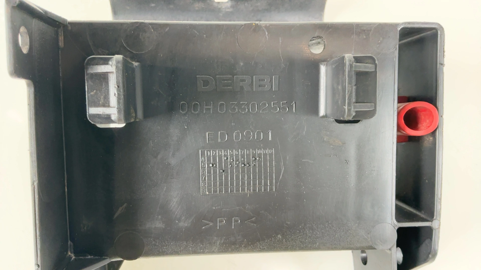 Derbi GPR 50 RS50 50cc Battery Box Tray 2006-2010 OEM 00H03302551 - Image 6