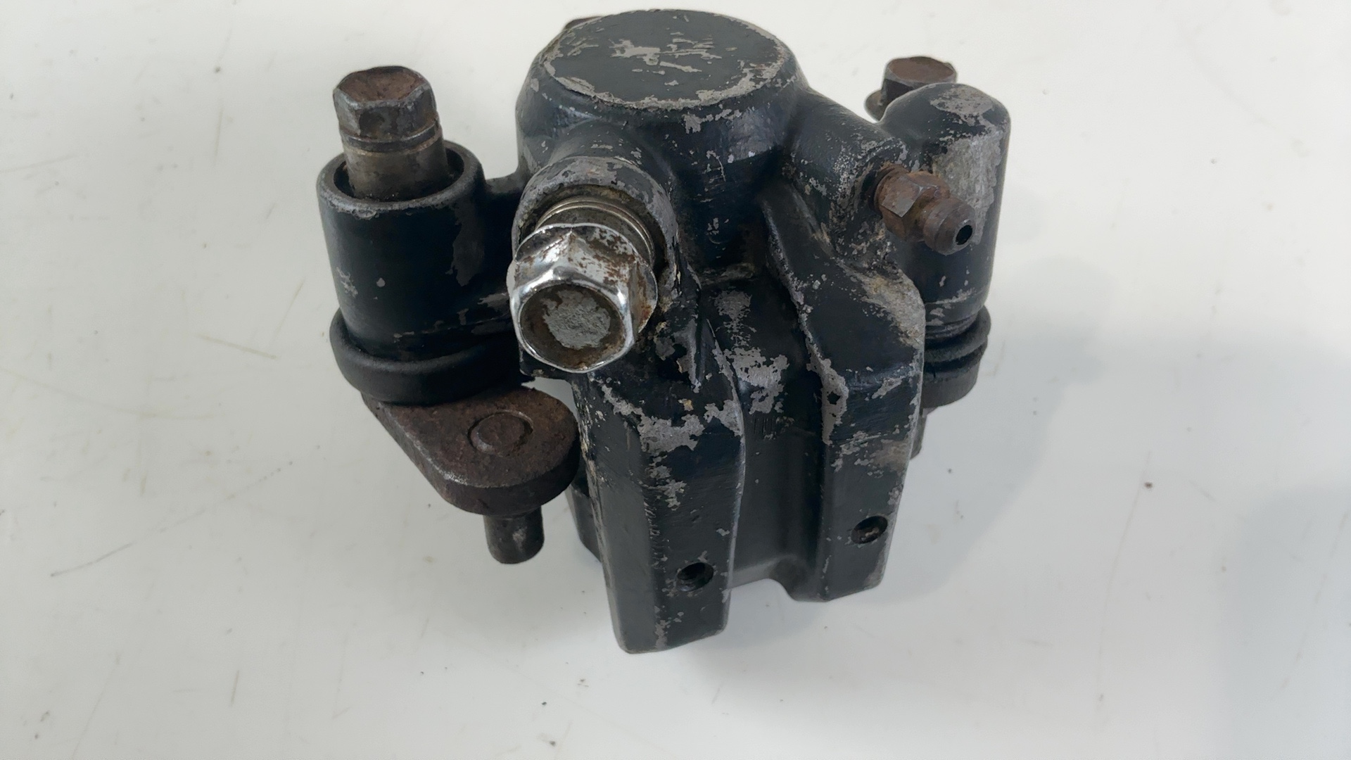 Suzuki GN125 NF41A 125cc Front Brake Caliper 1982-2000 OEM 59300-29B00-000 - Image 9