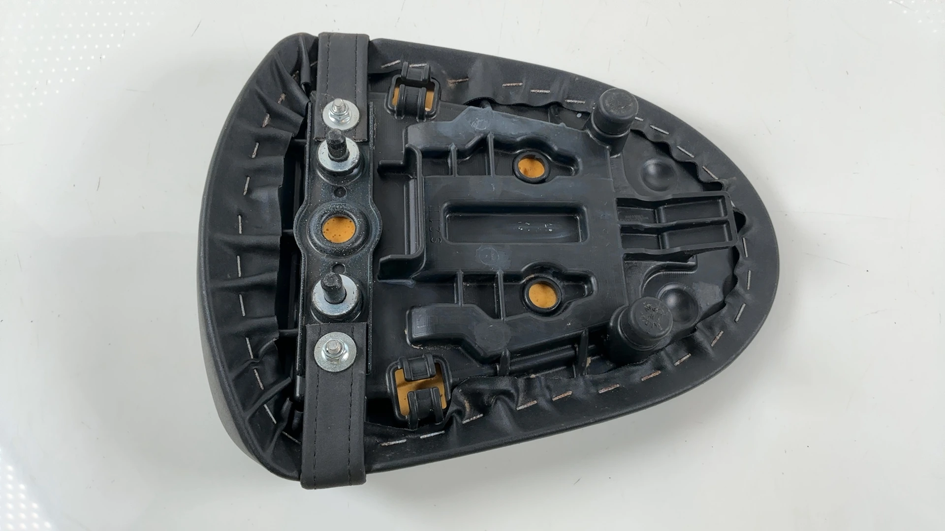 Suzuki GSX-R1000 GSXR1000 1000cc Rear Passenger Seat 2007-08 OEM 45300-21H01-6BY - Image 3