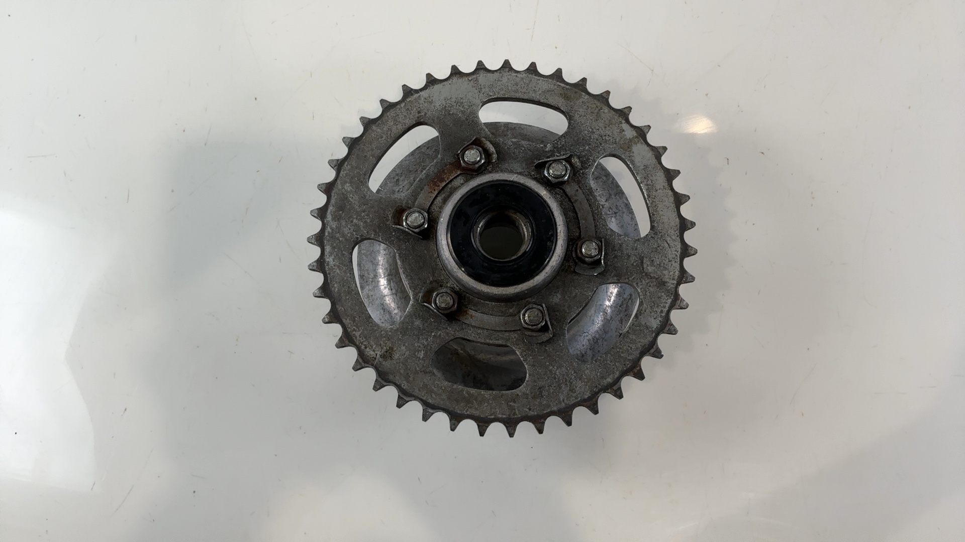 Suzuki GSX 750 ES GR72A 750cc Rear Sprocket Carrier Hub 1983-86 OEM 64611-31001 - Image 2