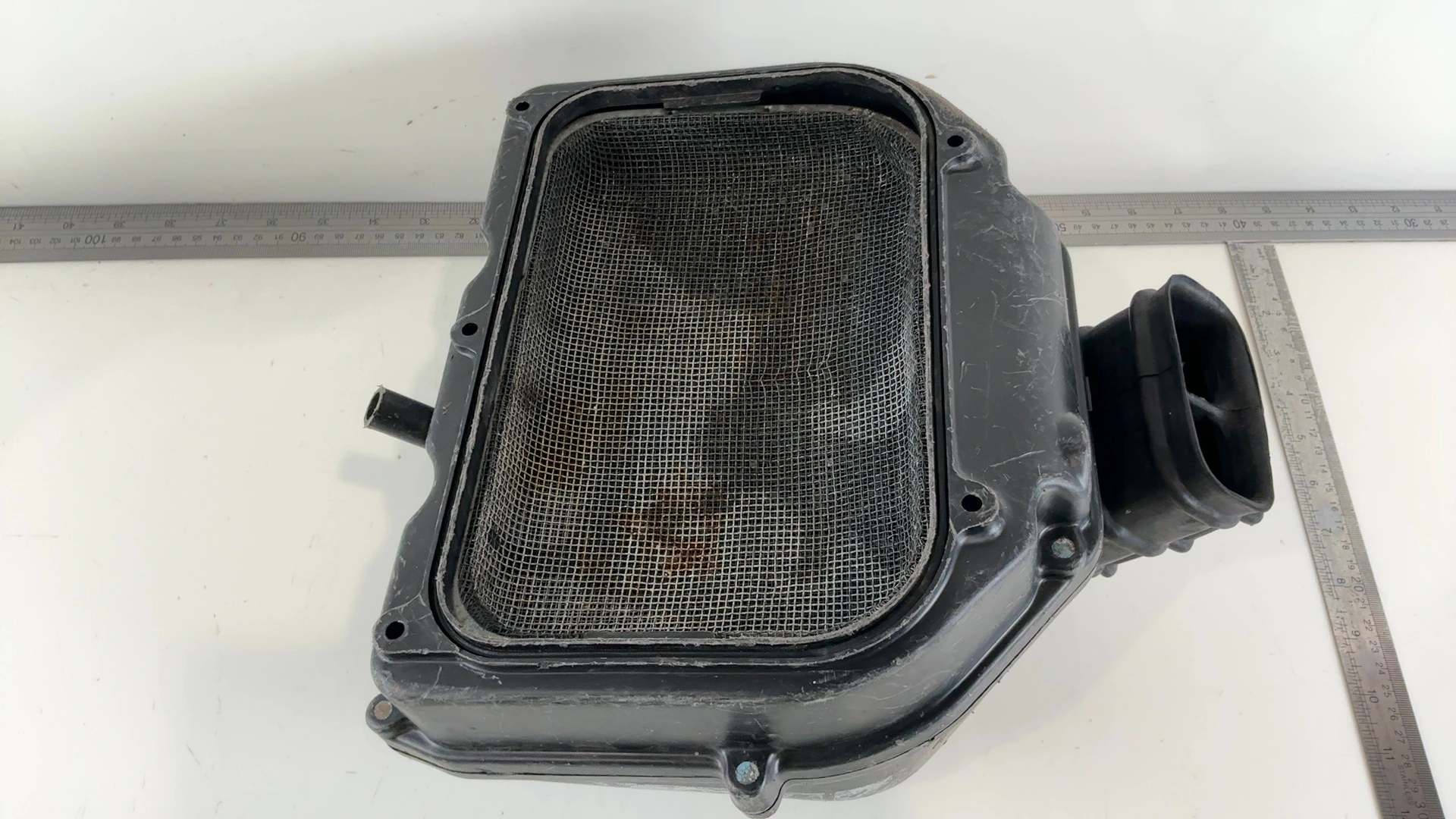 Honda VFR750F RC24 750cc Air Filter Box 1986-1989 OEM 17230-ML7-000 - Image 3