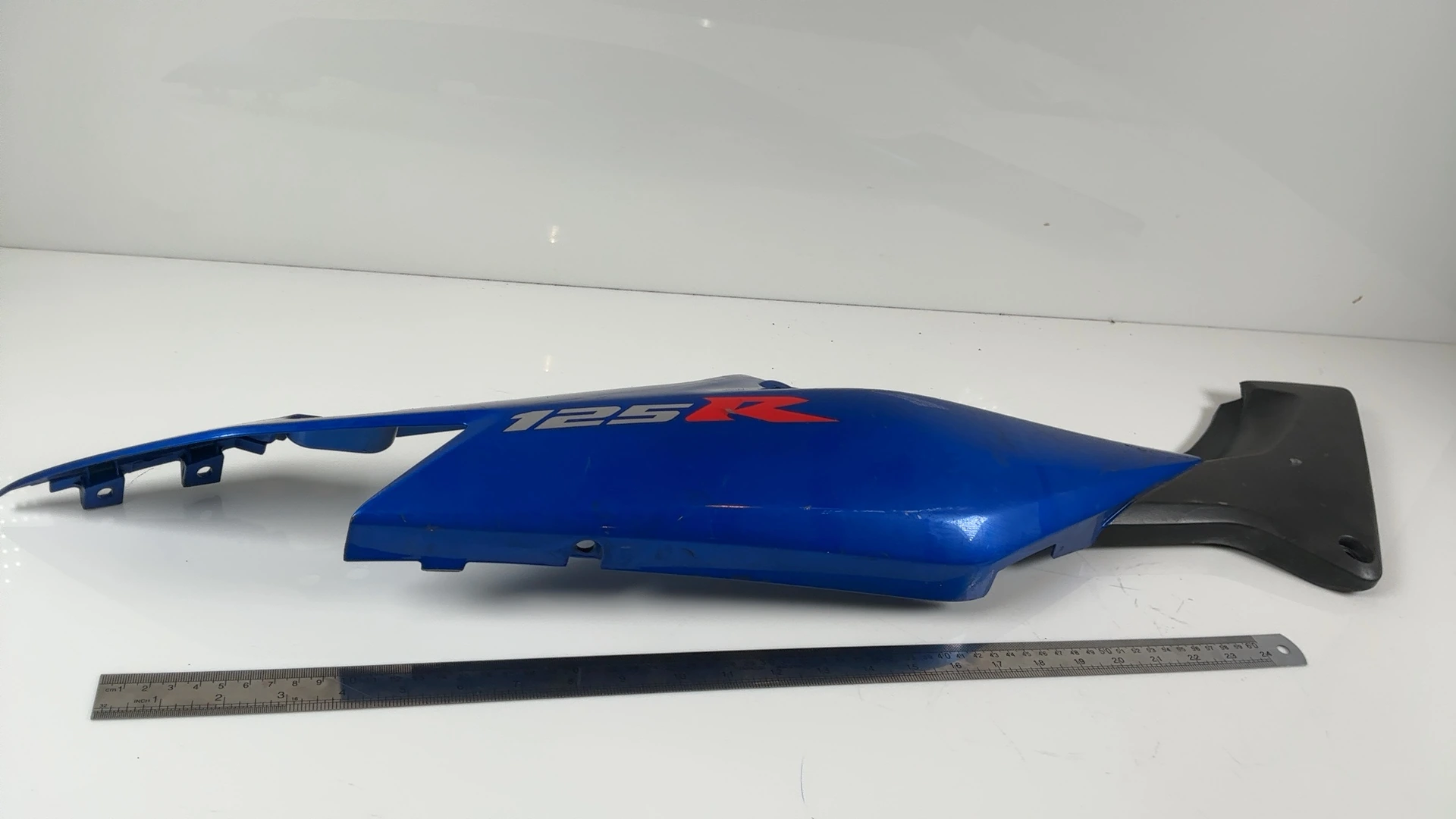 Honda CBR 125R JC34 125cc Right Rear Tail Cowl Panel 2004-06 OEM 83540-KPPA-9010 - Image 3