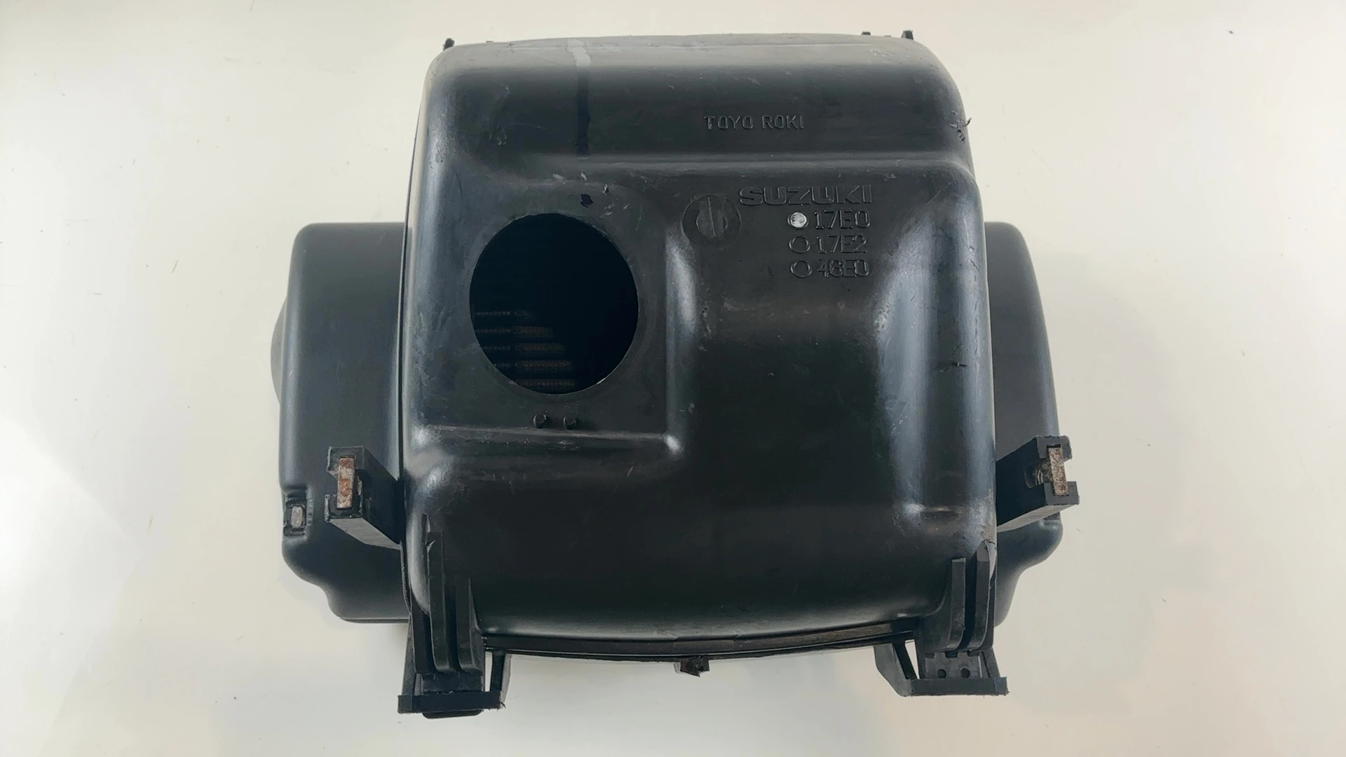 Suzuki Bandit GSF600S GSF600 600CC Air Intake Filter Box 1995-99 OEM 13700-26E00 - Image 6