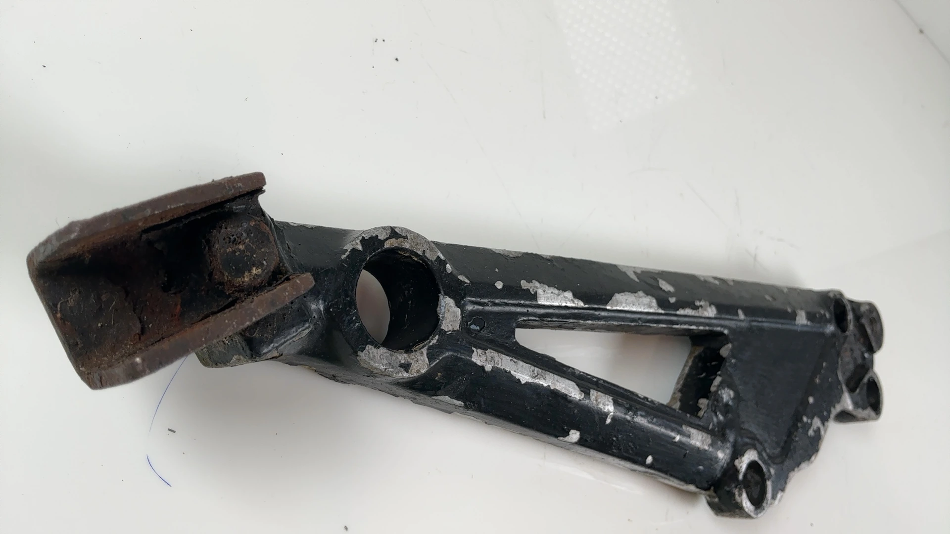 Kawasaki GT550 Z550G 550cc Left Footrest Bracket 1987 1988 OEM 35011-1152 - Image 6