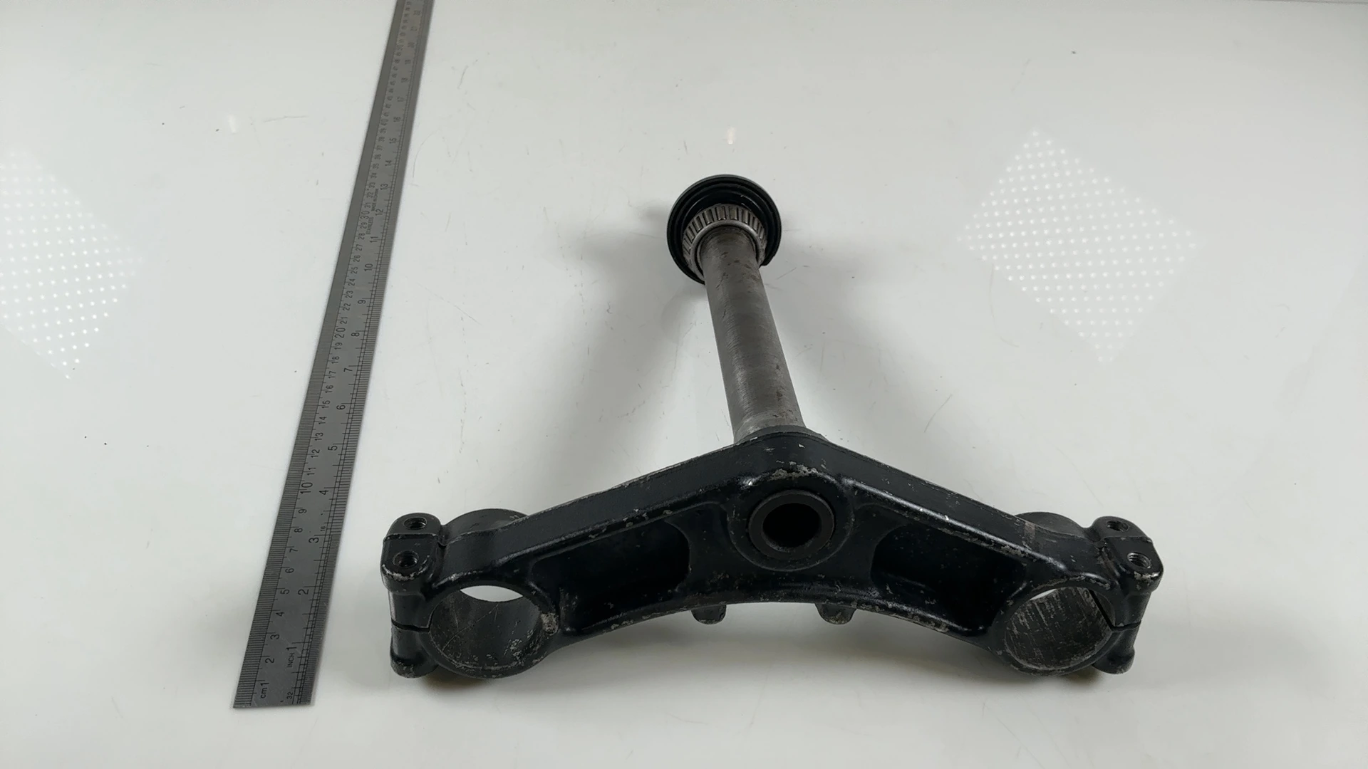 Kawasaki GPX750R ZX750F 750cc Lower Triple Tree Clamp 1987-1990 OEM 44037-1206 - Image 4